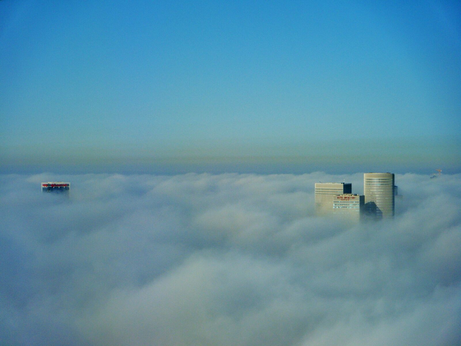 Fujifilm FinePix Z30 sample photo. Skyscraper, clouds, building photography