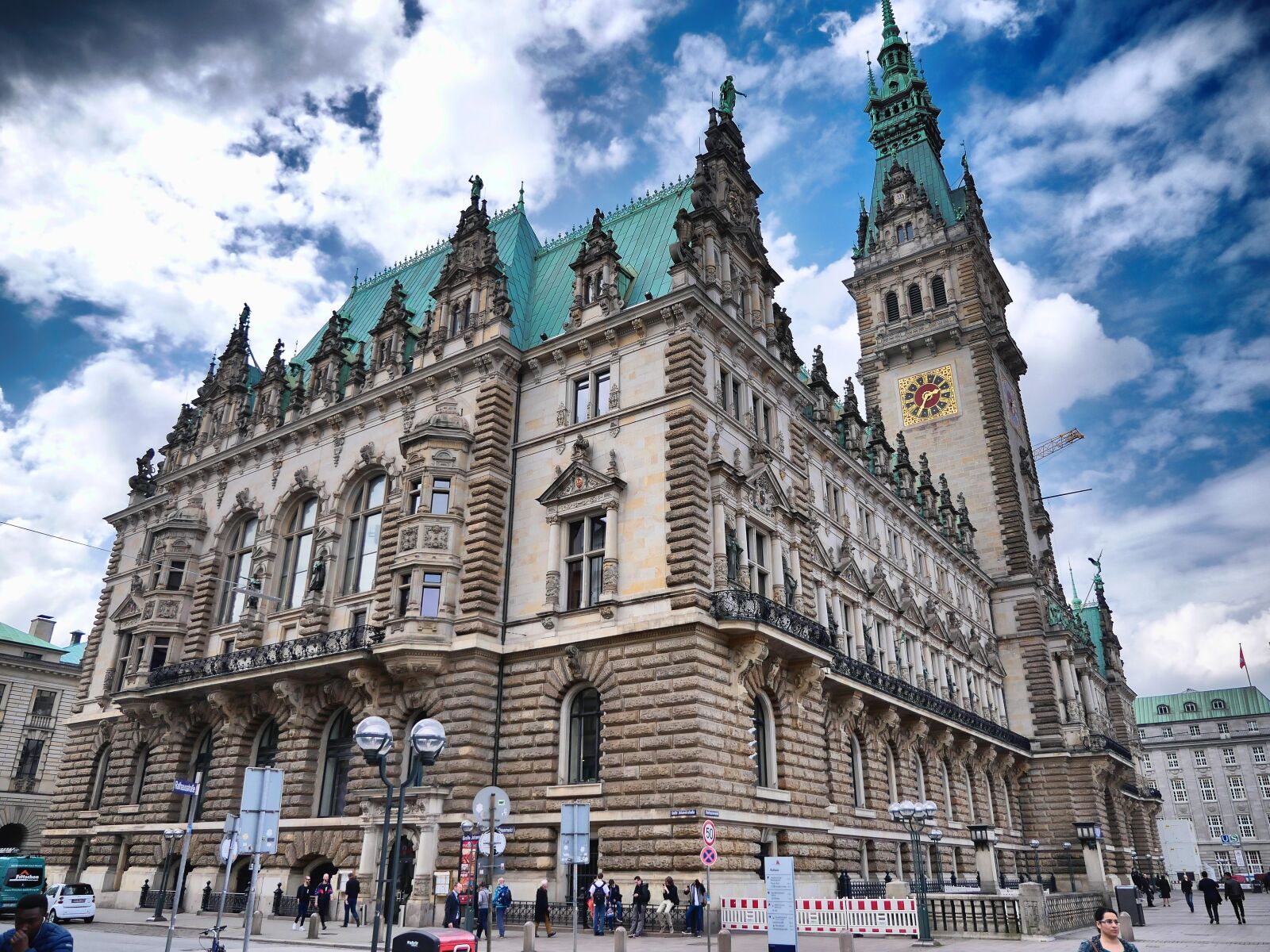 Panasonic Lumix DMC-GH4 sample photo. Hamburg, town hall, sky photography