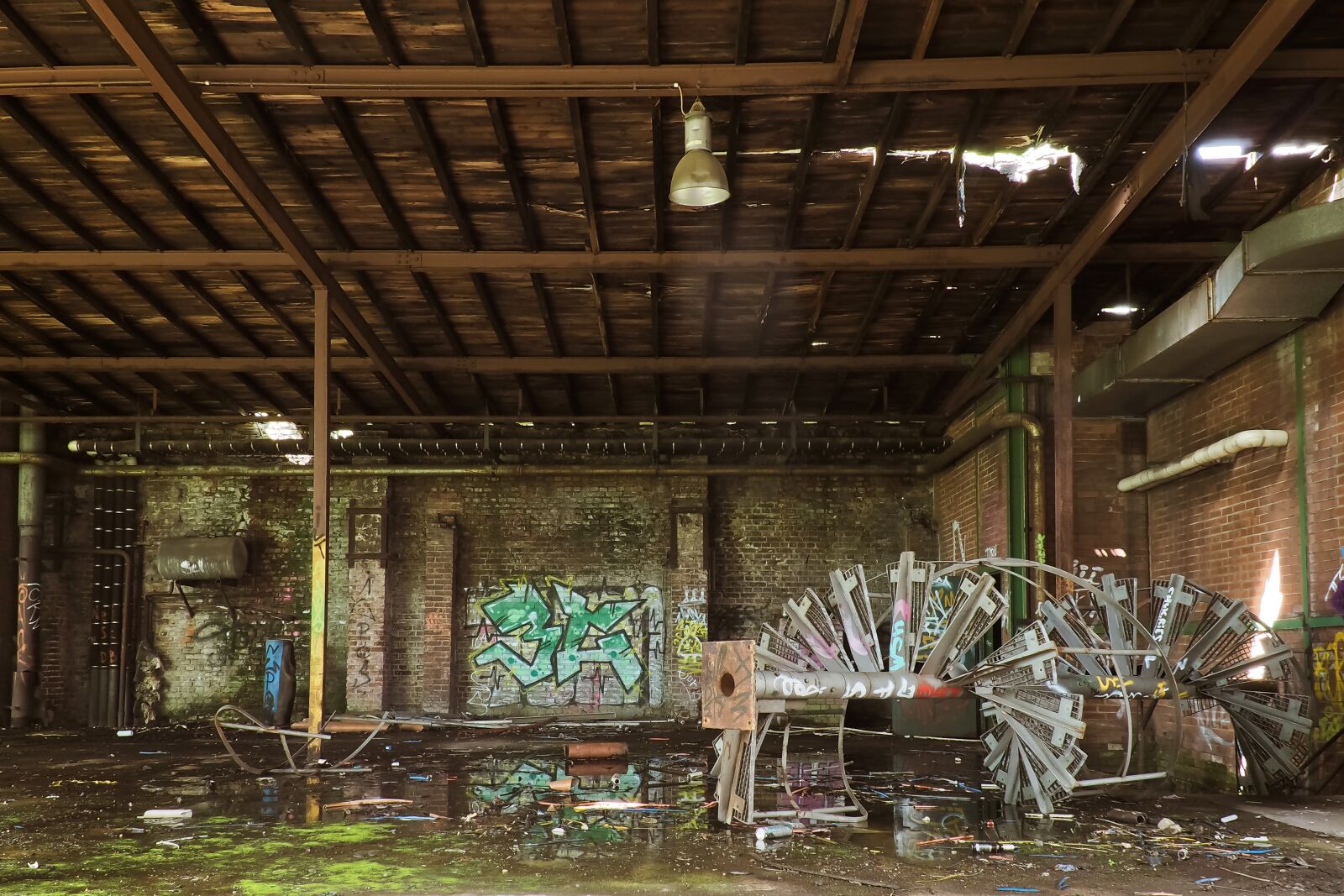Olympus OM-D E-M10 sample photo. Lost places, rooms, abandoned photography