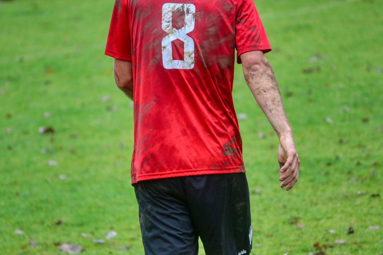 Canon EOS 80D sample photo. Red, dirty, football photography