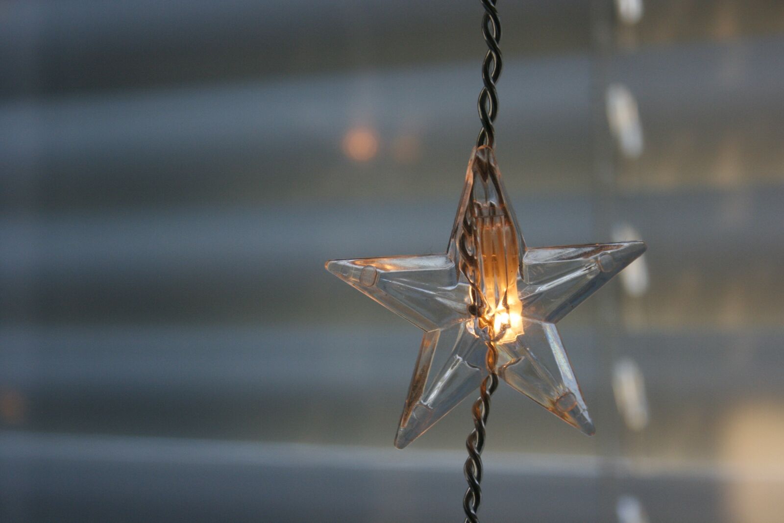 Canon EOS 400D (EOS Digital Rebel XTi / EOS Kiss Digital X) sample photo. Christmas, star, lights photography