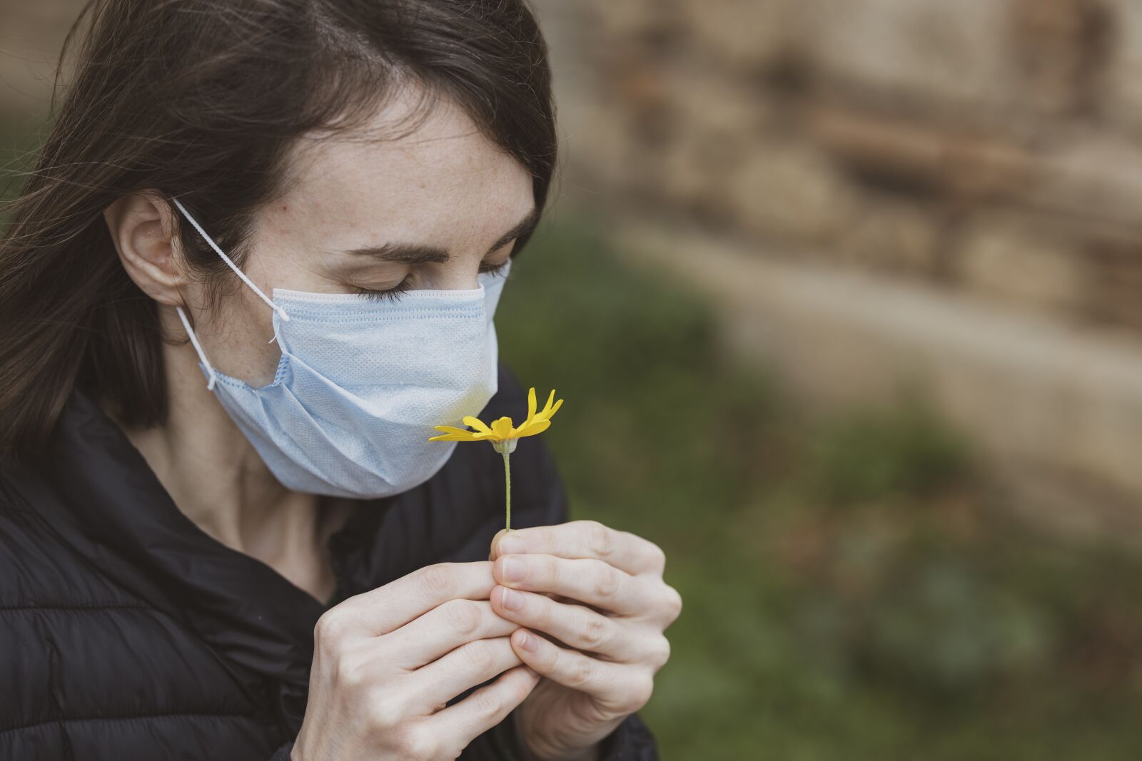 Canon EOS R + Canon RF 85mm F1.2L USM sample photo. Mask, coronavirus, quarantine photography