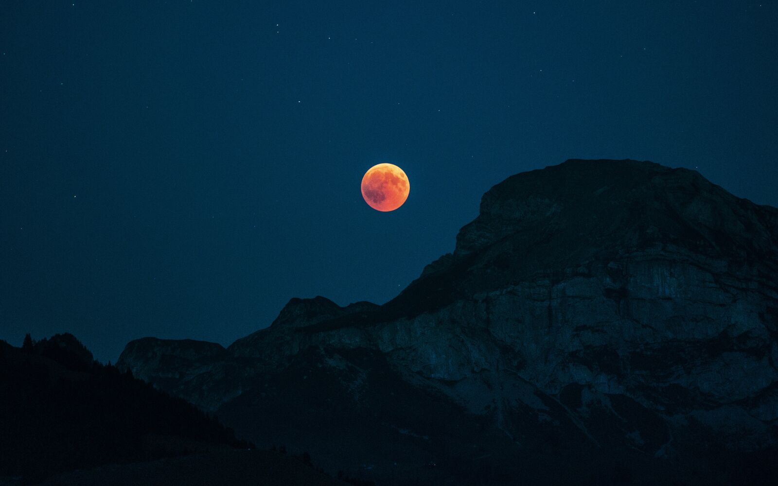 Nikon D850 sample photo. Moon, blood moon, lunar photography