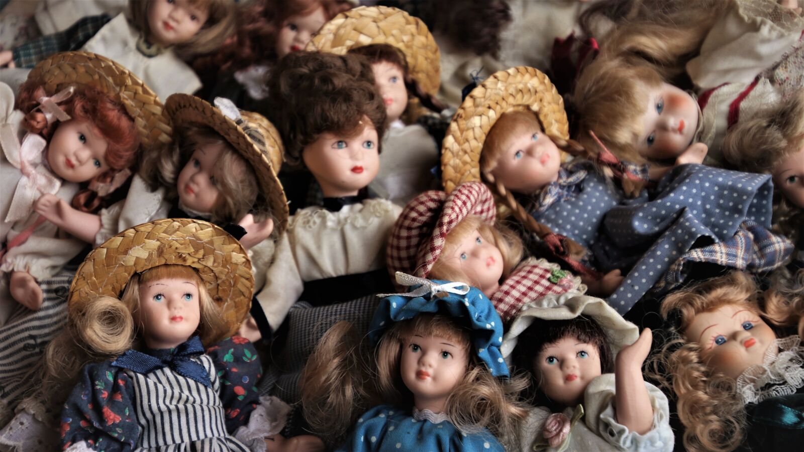 Canon EOS 80D sample photo. Toys, dolls, antique photography