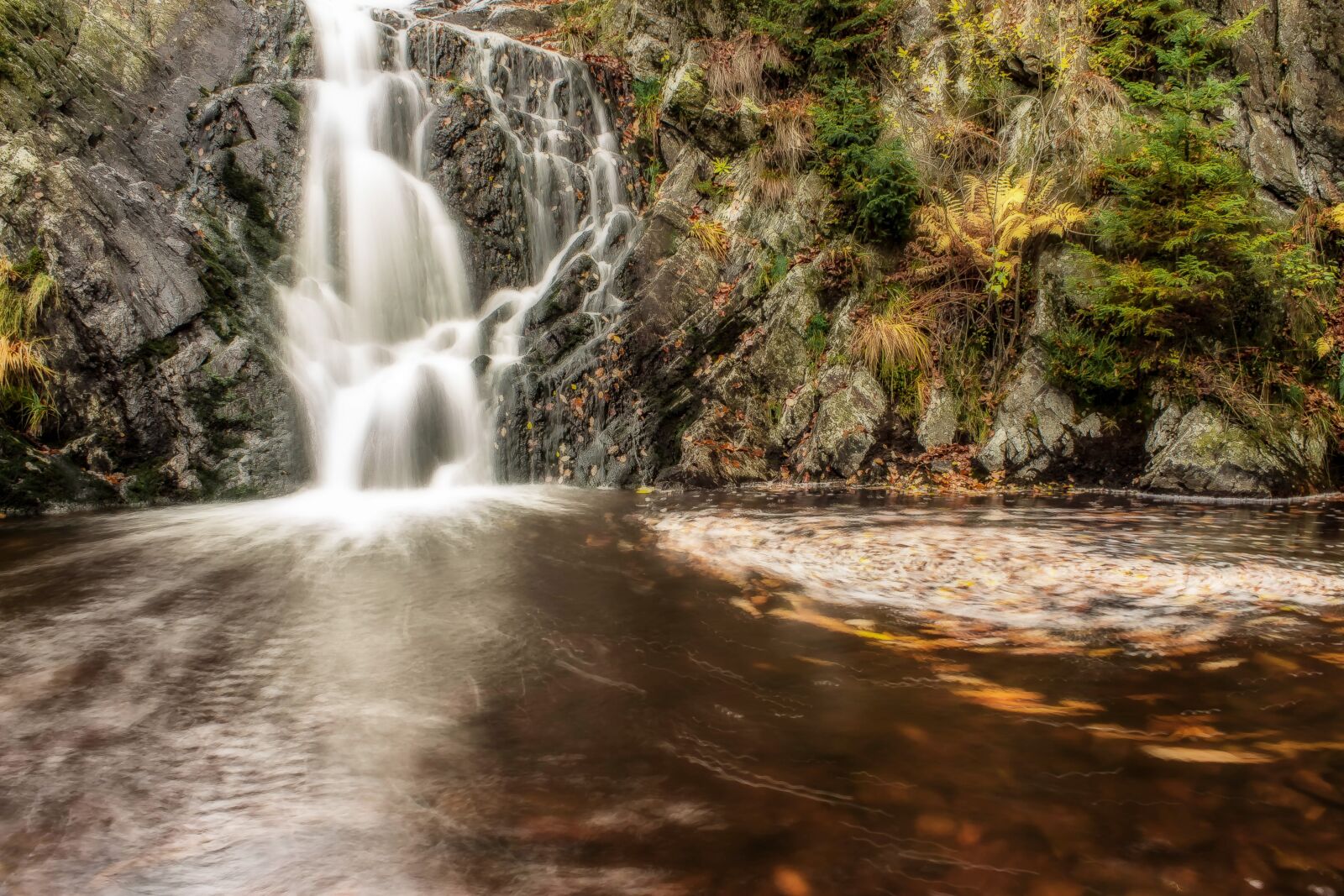 Canon EOS 650D (EOS Rebel T4i / EOS Kiss X6i) sample photo. Waterfall, water, small waterfall photography