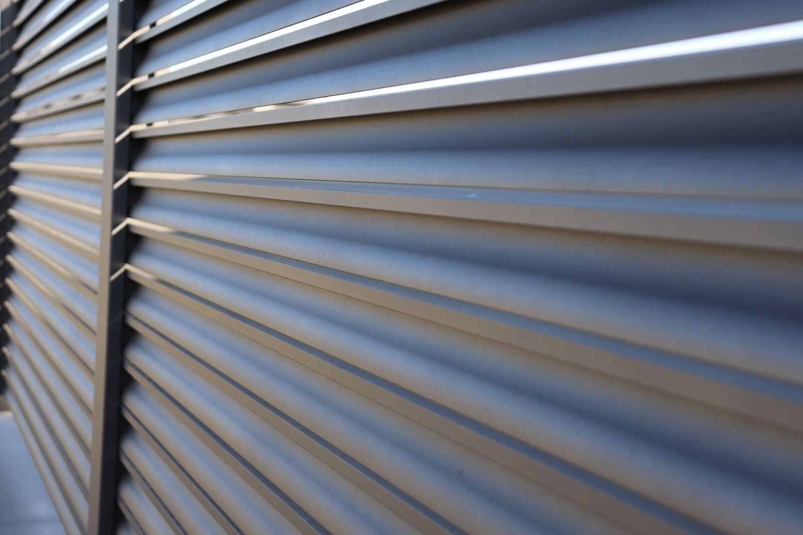 Canon EOS 800D (EOS Rebel T7i / EOS Kiss X9i) sample photo. Fence, metal, prison photography