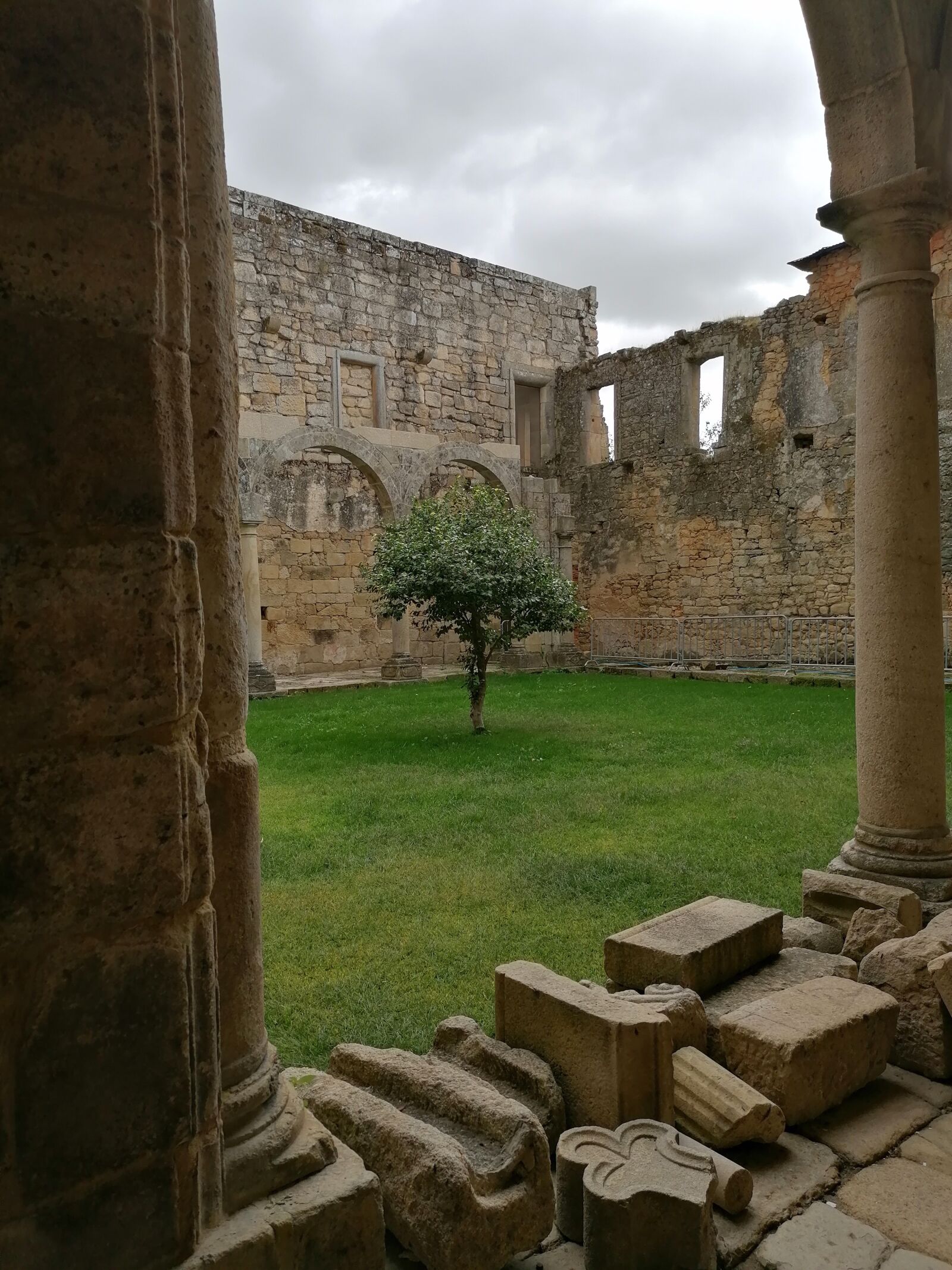 HUAWEI MAR-LX1A sample photo. Tree, monastery, ruins photography