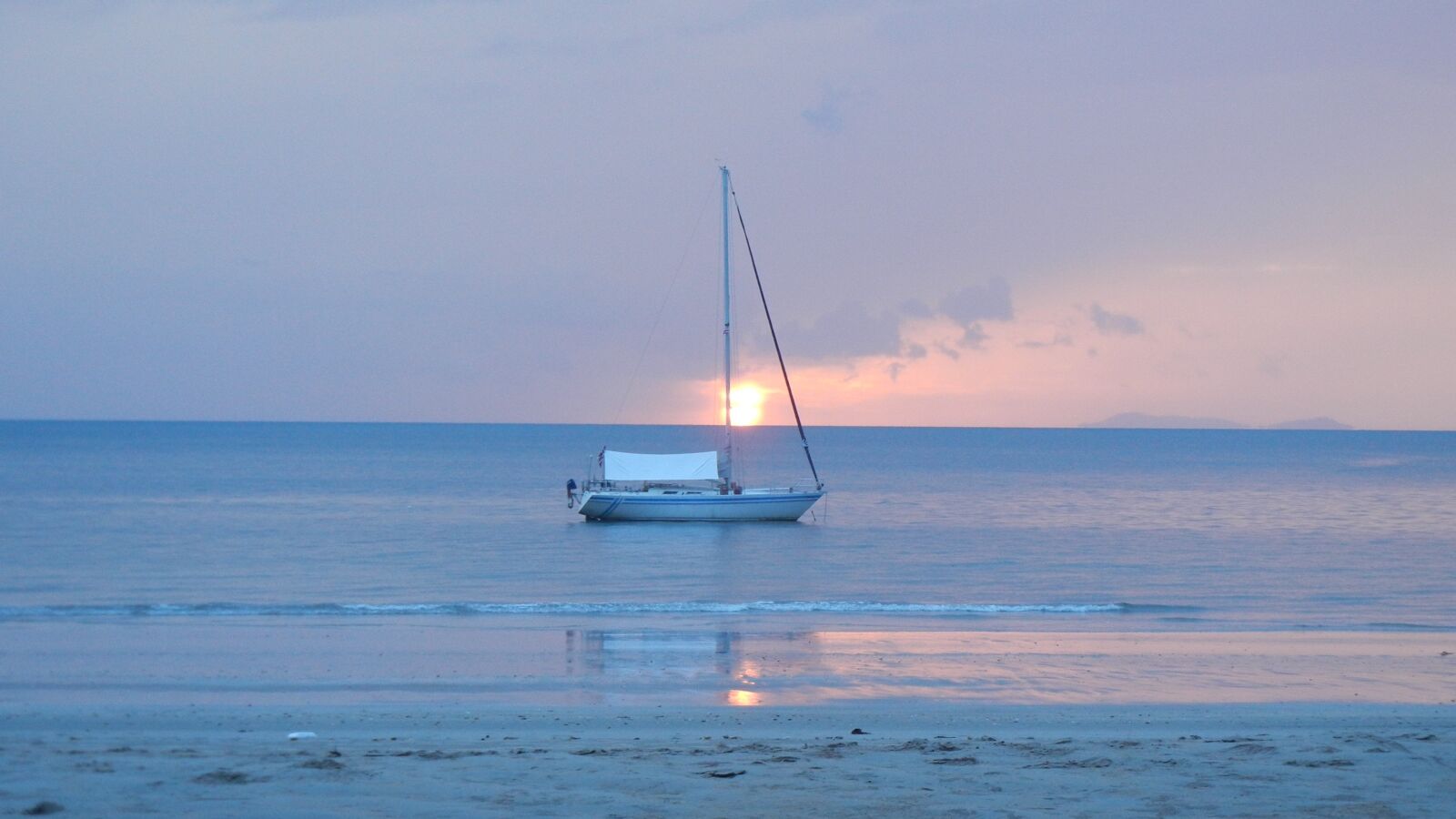 Nikon Coolpix S8100 sample photo. Sea, sunrise, sky photography