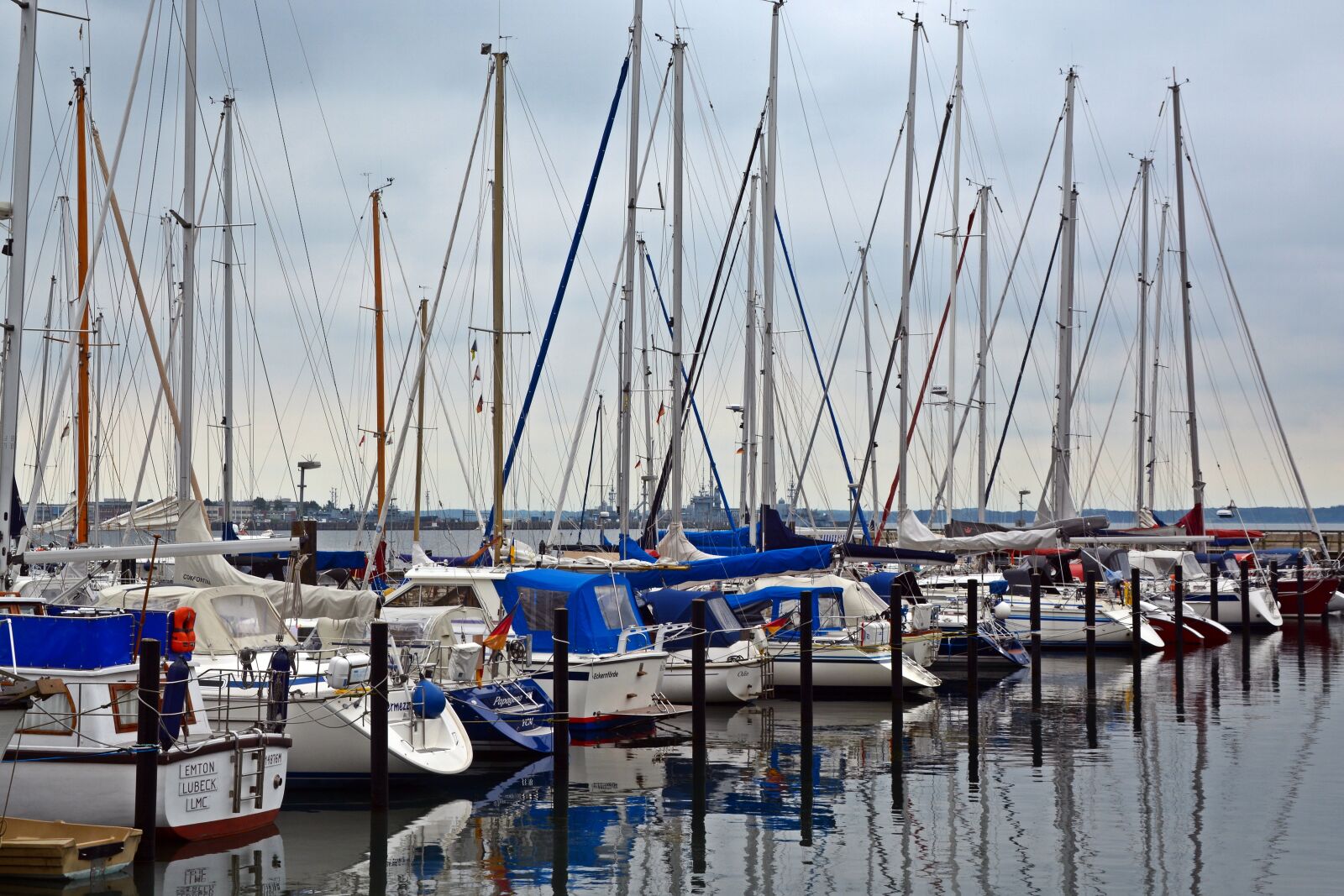 Nikon D5200 sample photo. Sailing vessel, marina, yacht photography