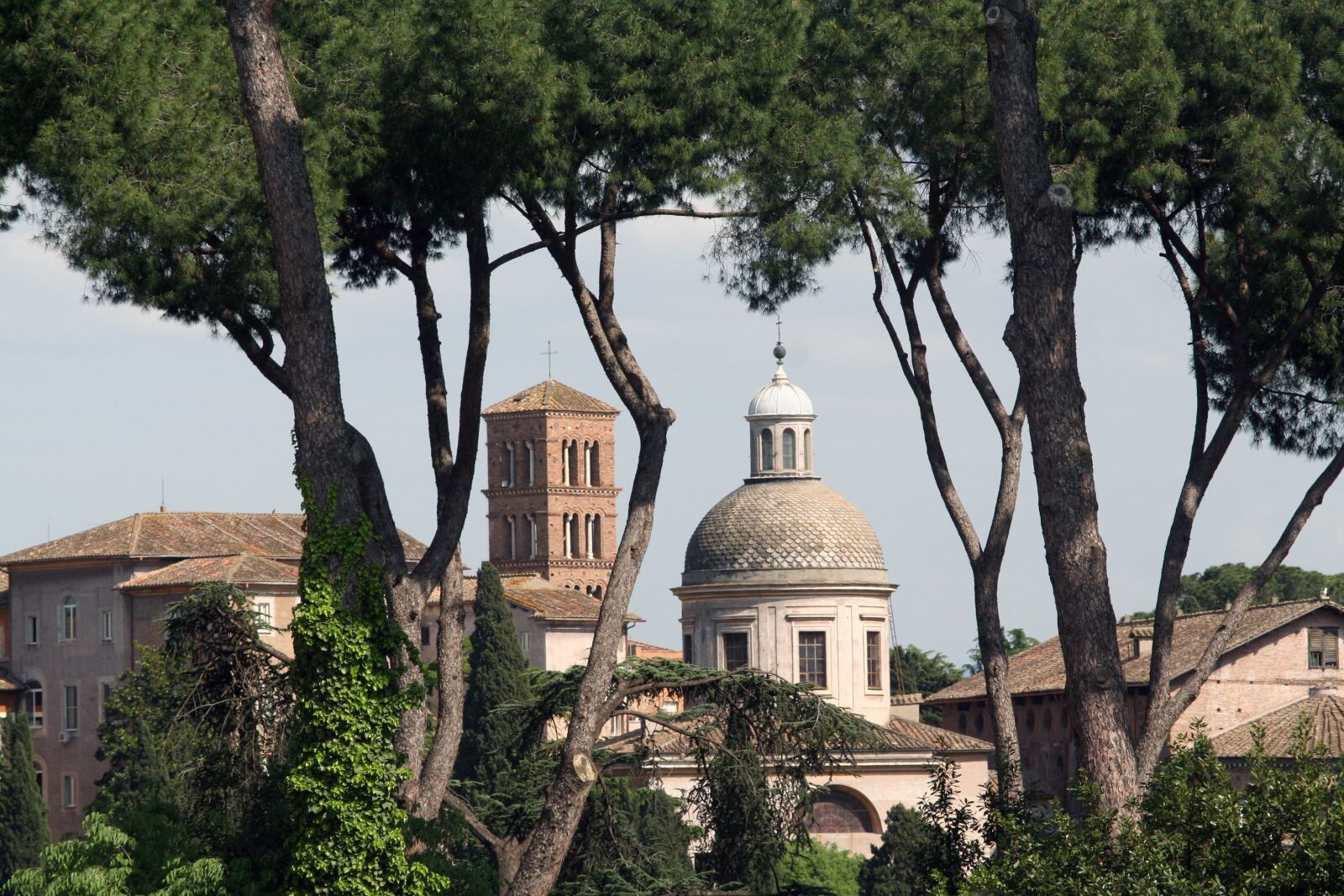 Canon EOS 350D (EOS Digital Rebel XT / EOS Kiss Digital N) sample photo. Rome, palatine, buildings photography
