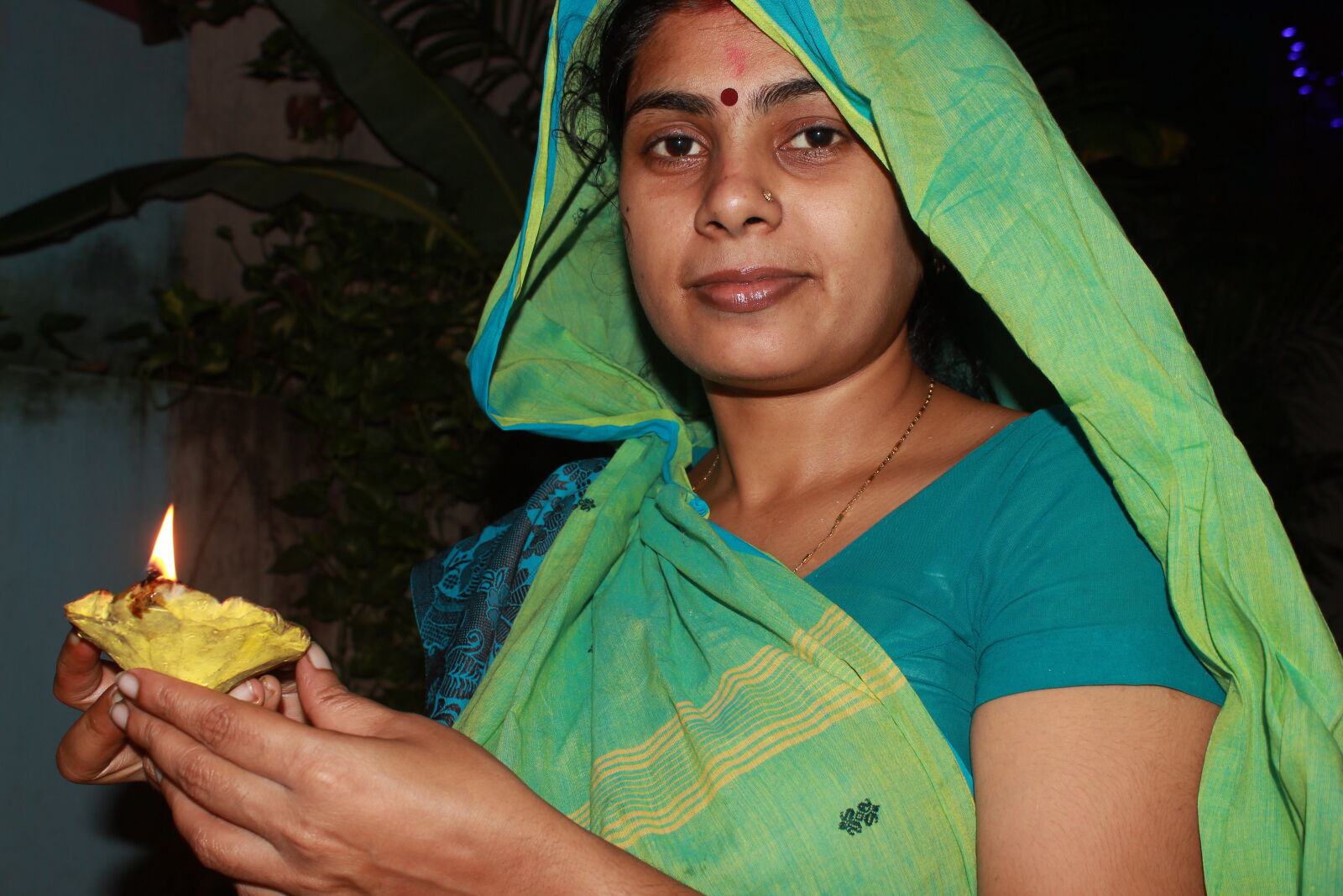 Canon EOS 700D (EOS Rebel T5i / EOS Kiss X7i) sample photo. Beautiful, woman, depwali, diwali photography