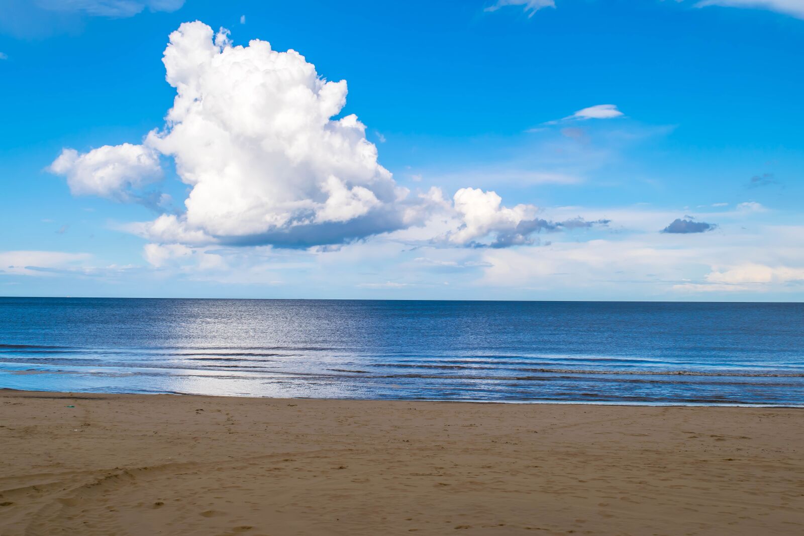 Nikon D5300 sample photo. Cloud, beach, ocean photography