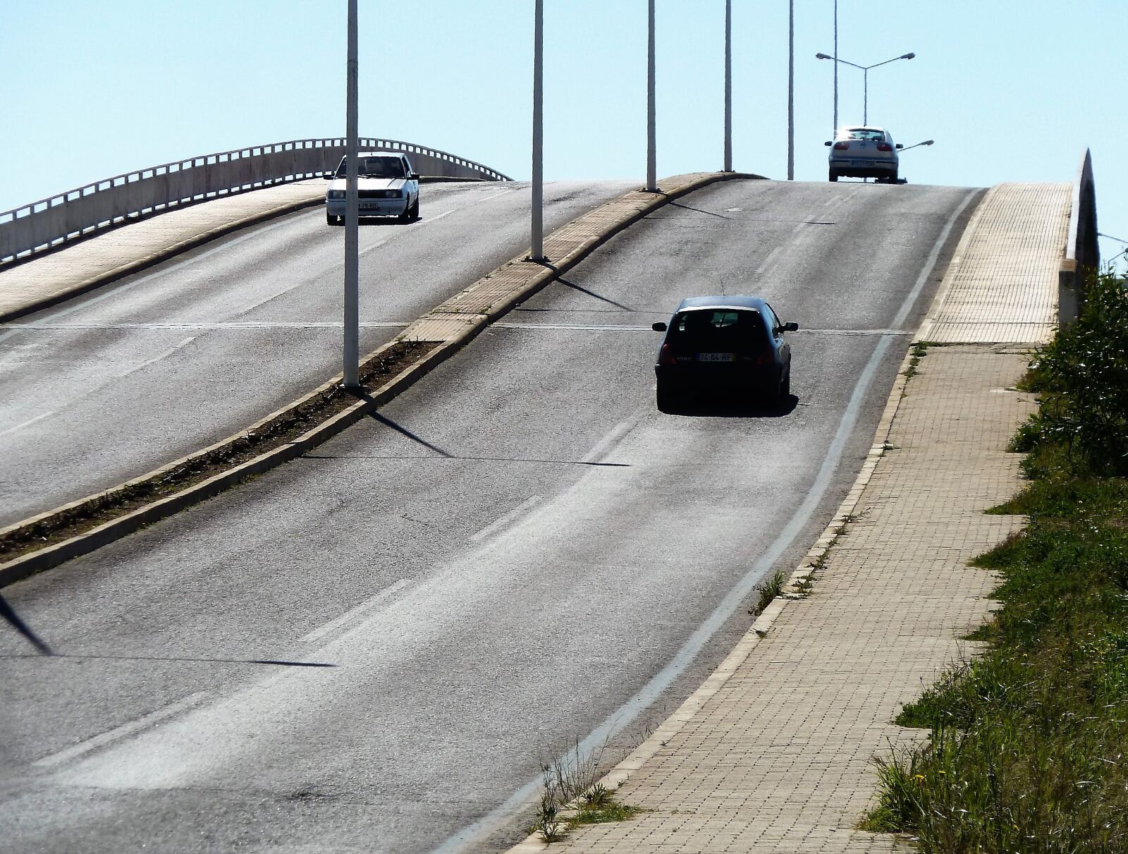 Panasonic Lumix DMC-ZS5 (Lumix DMC-TZ8) sample photo. Transport, highway, cars photography