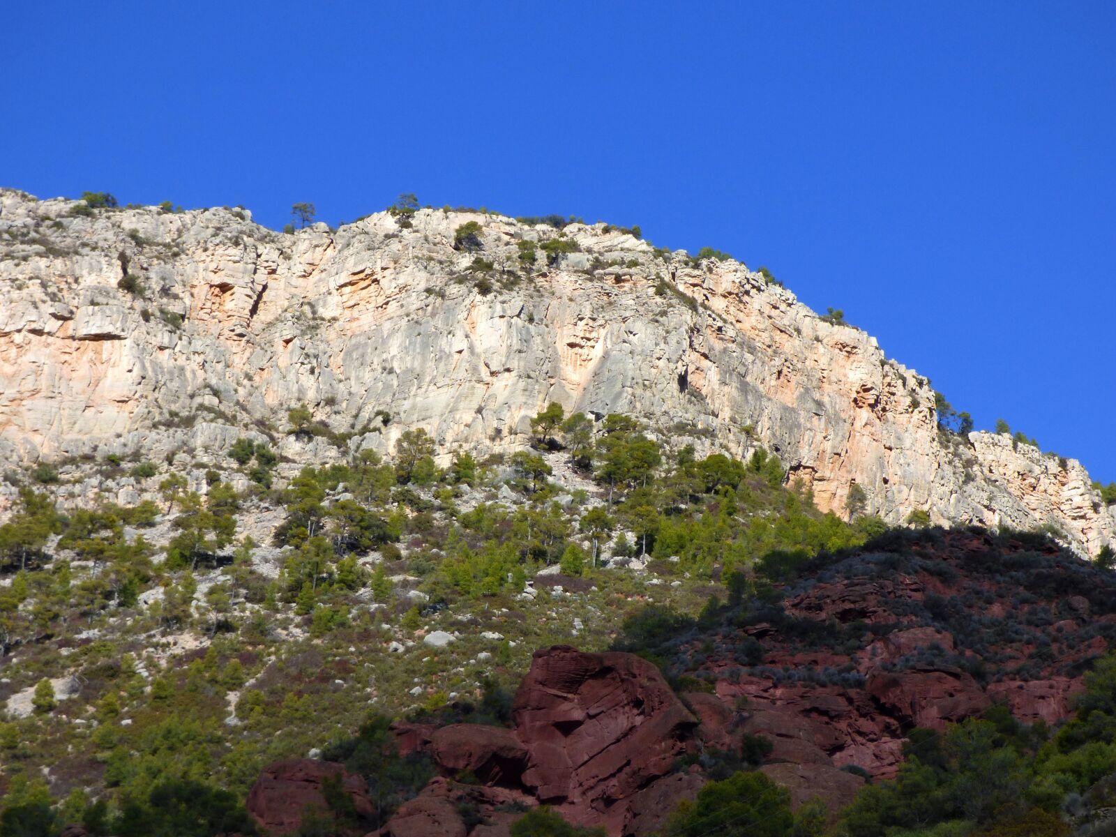 Panasonic Lumix DMC-FZ70 sample photo. Mountains, montsant, priorat photography