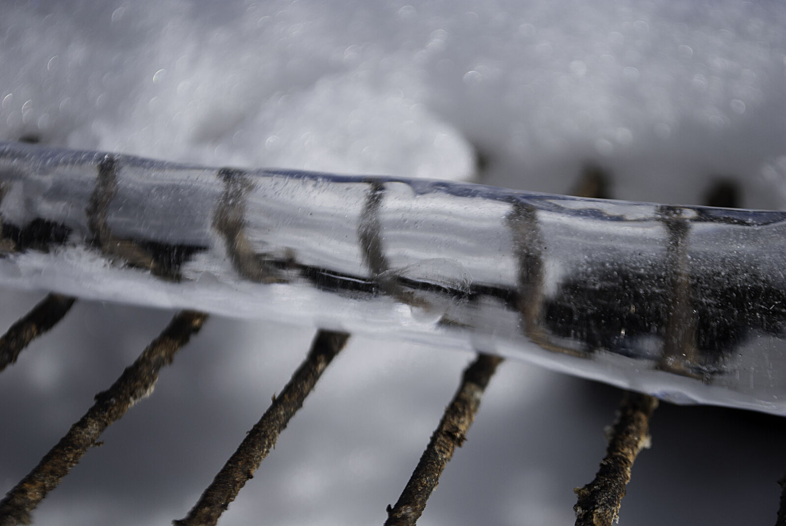 Nikon D3000 sample photo. Parallel, ice, icicle, snow photography