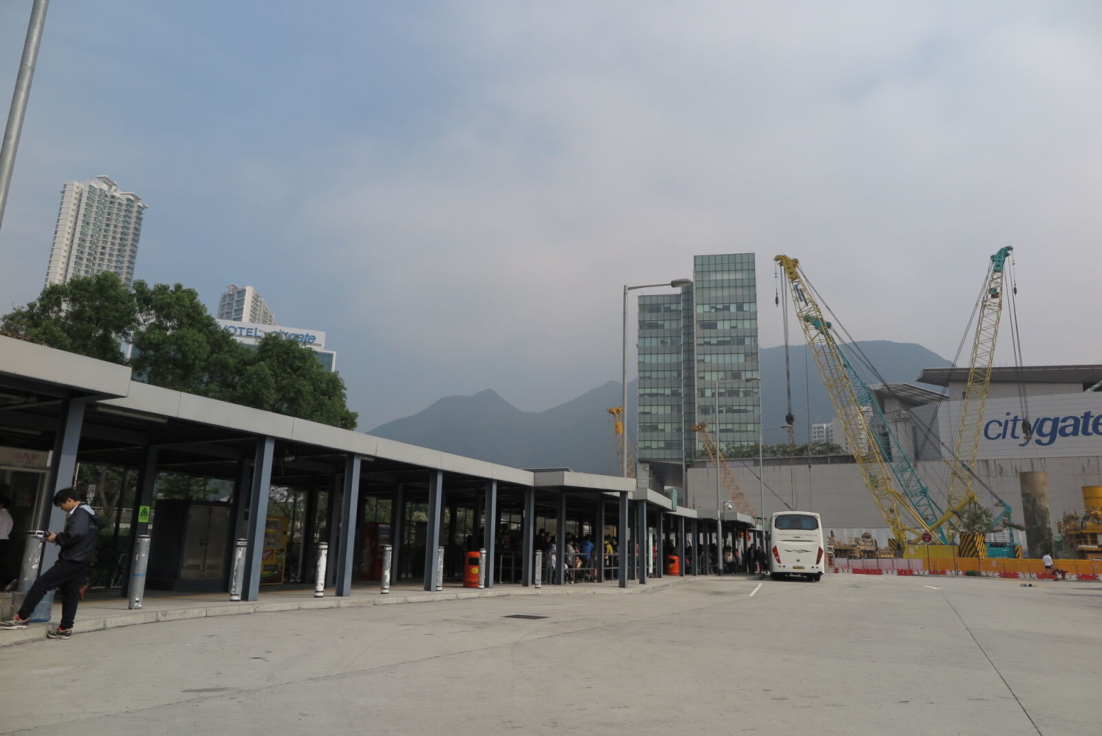 Canon PowerShot G1 X Mark II sample photo. Bus, stop photography