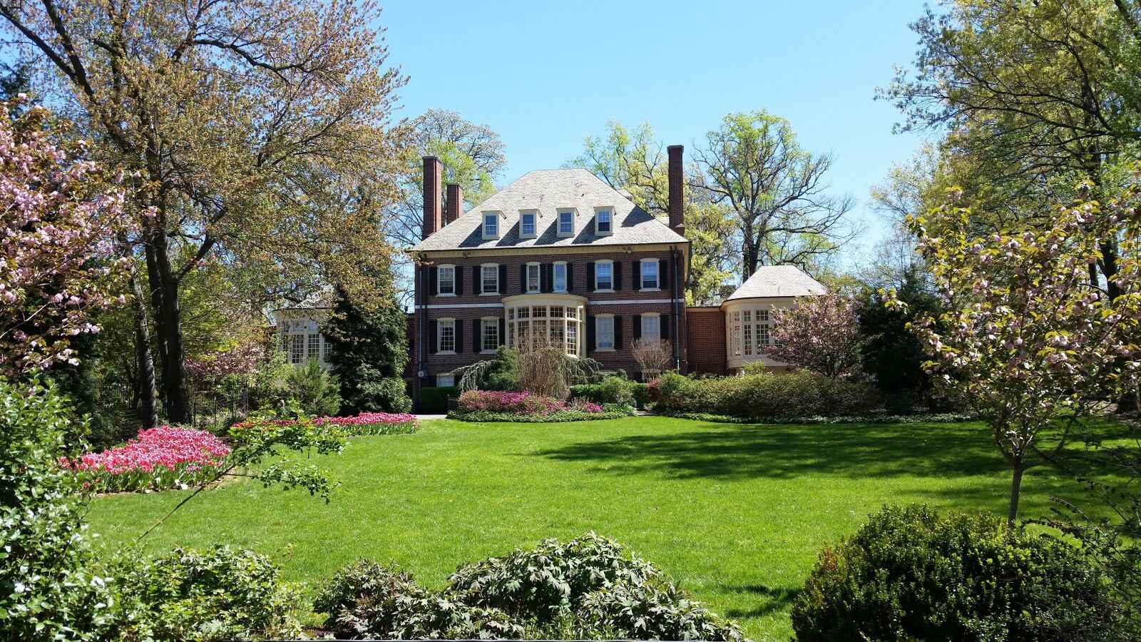 Samsung Galaxy S5 sample photo. Mansion, house, estate photography