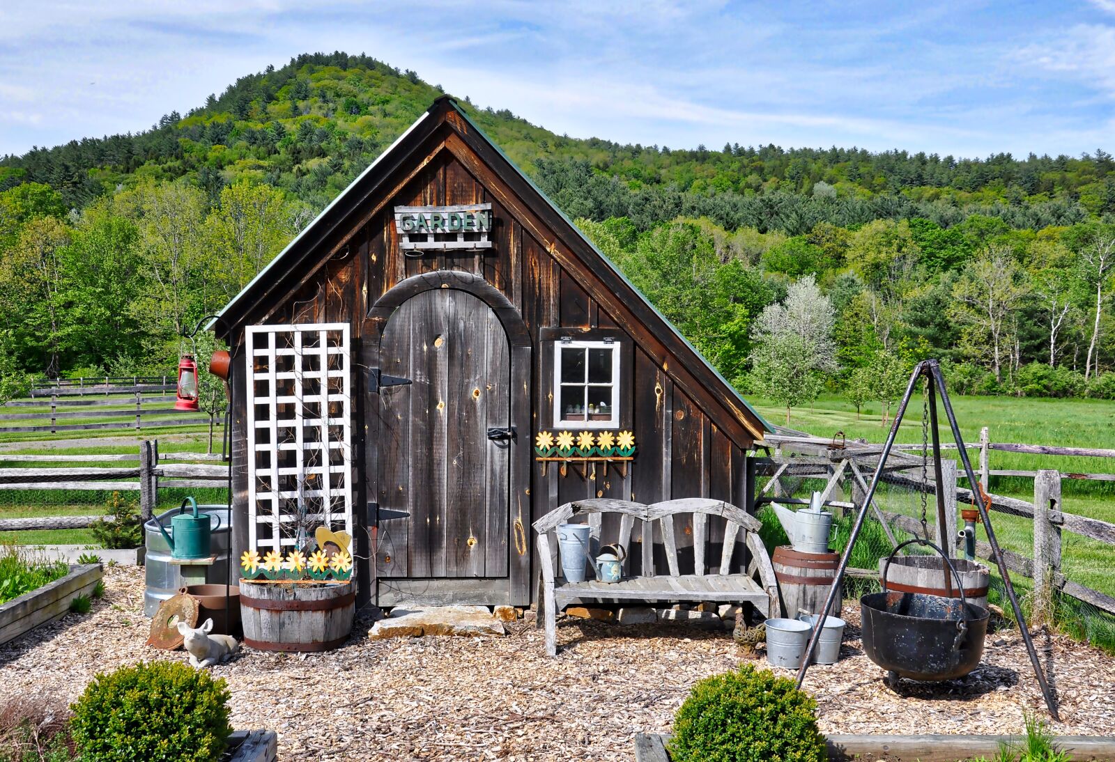 Nikon D90 sample photo. Garden shed, country, gardening photography