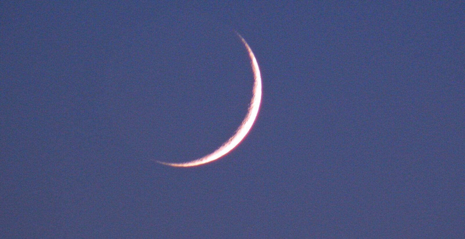 Leica V-LUX 1 sample photo. Moon, crescent moon, sky photography