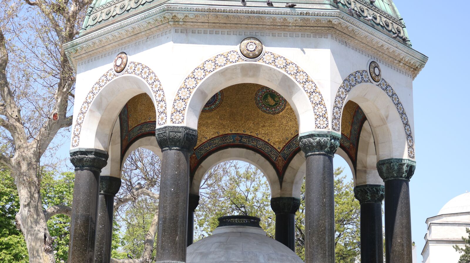 Canon EOS 750D (EOS Rebel T6i / EOS Kiss X8i) sample photo. Architecture, old, travel photography