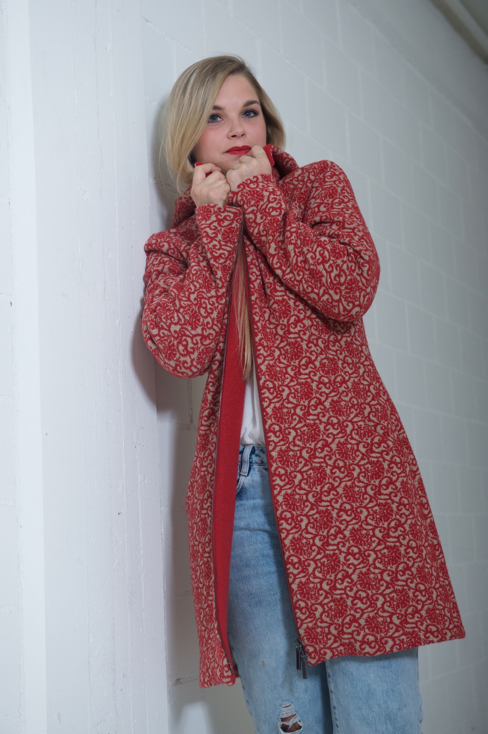 Nikon D700 sample photo. Fear, red, hide photography