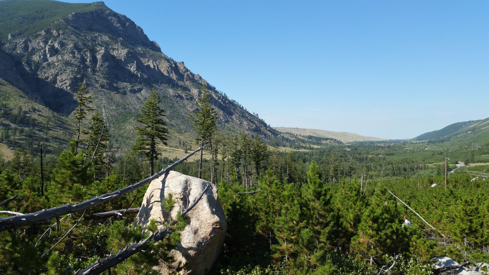 Samsung Galaxy Note4 sample photo. Horizon, montana, mountains, trees photography