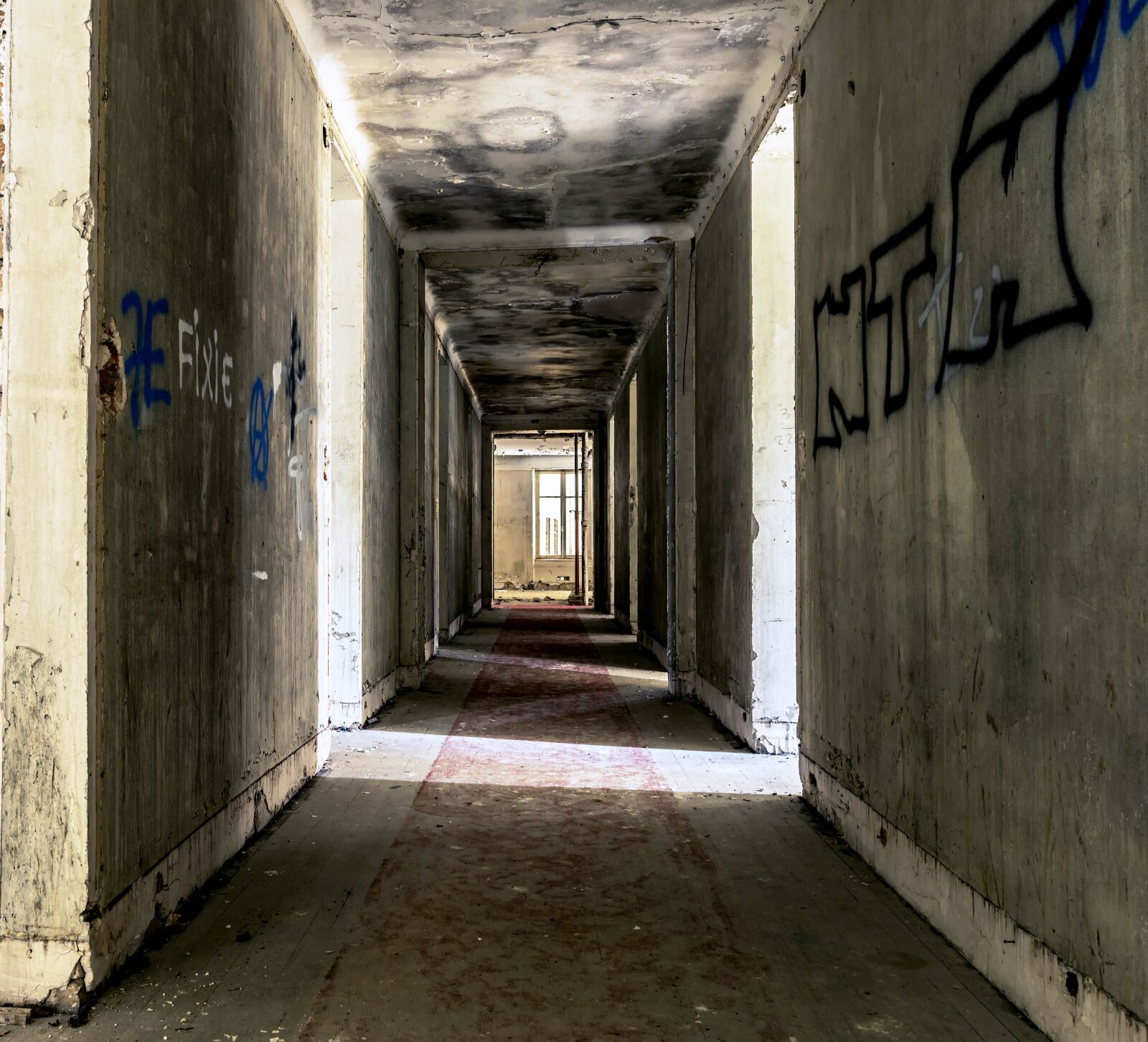 Nikon D3300 sample photo. Lost places, hotel, floor photography