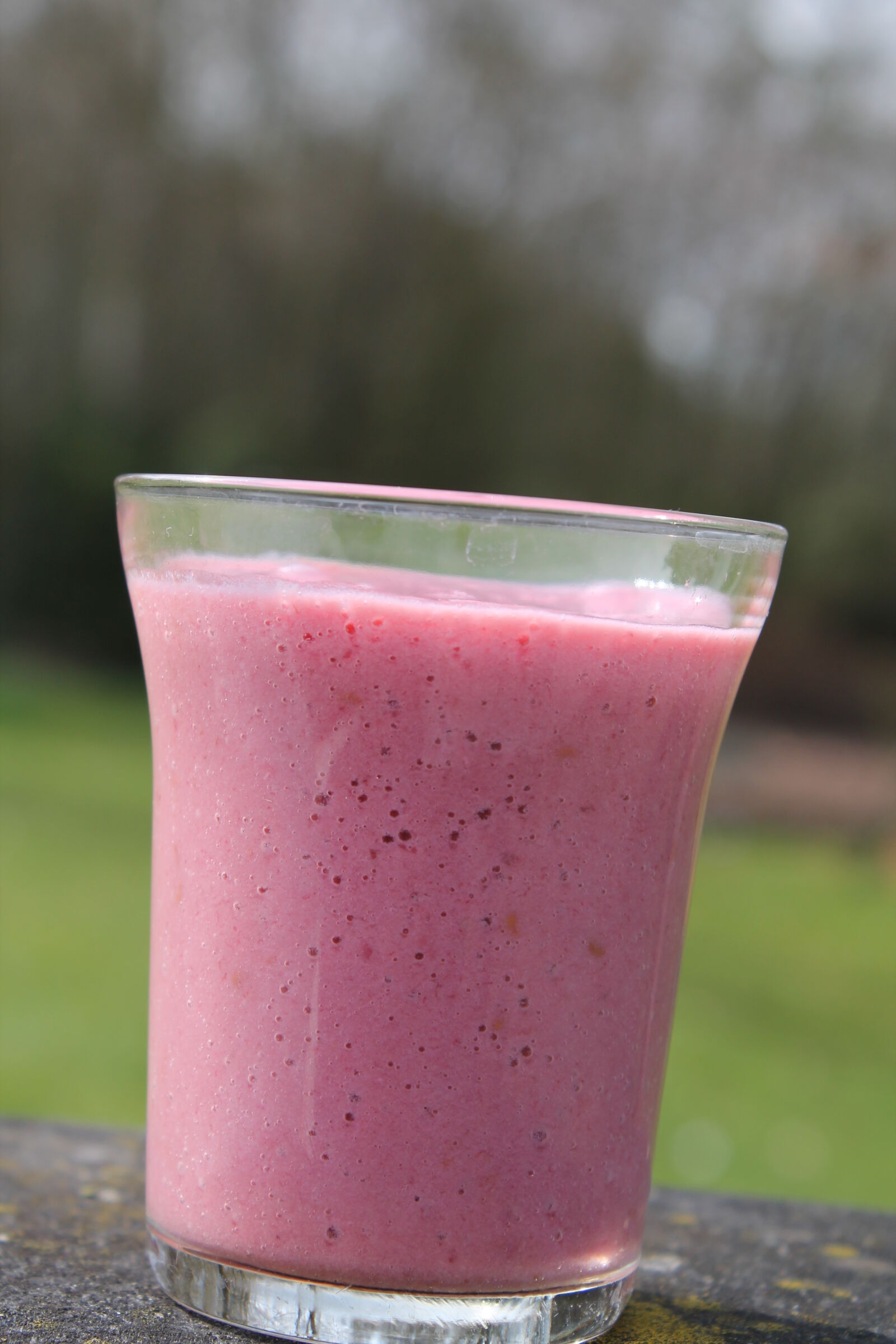 Canon EOS 1100D (EOS Rebel T3 / EOS Kiss X50) sample photo. Glass, glass, of, juice photography