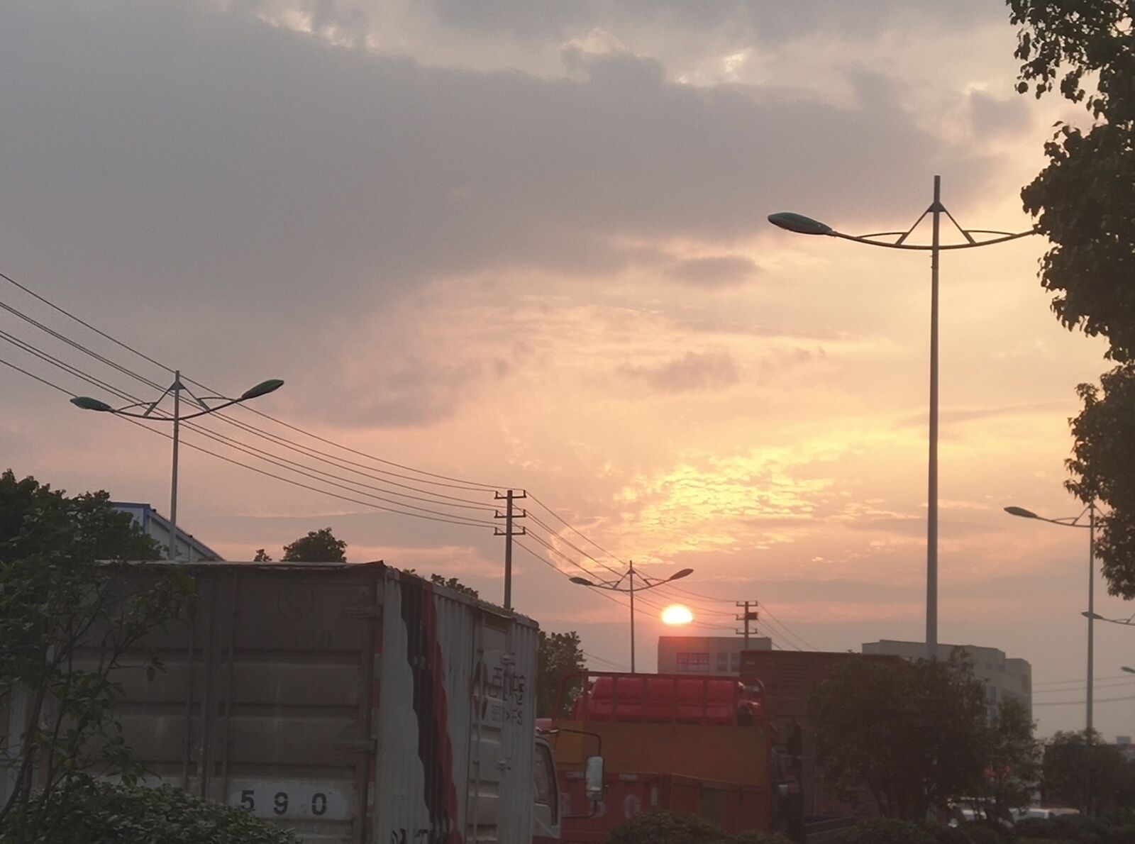 vivo X21UD A sample photo. Sunset, small town, afterglow photography