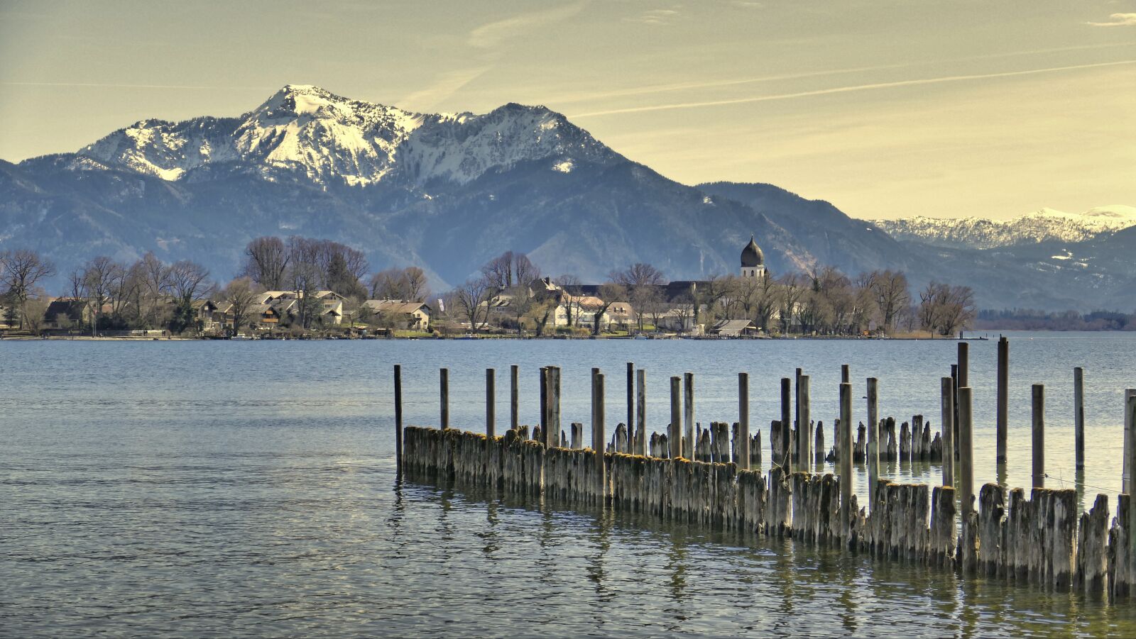 Panasonic Lumix DMC-FZ1000 sample photo. Waters, lake, panorama photography