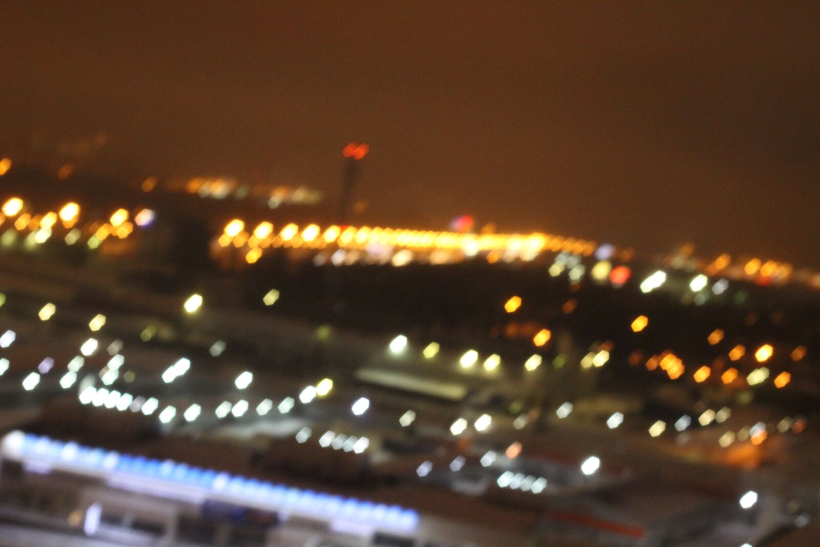 Canon EOS 600D (Rebel EOS T3i / EOS Kiss X5) + Canon EF 50mm F1.8 II sample photo. Moscow, night, winter photography