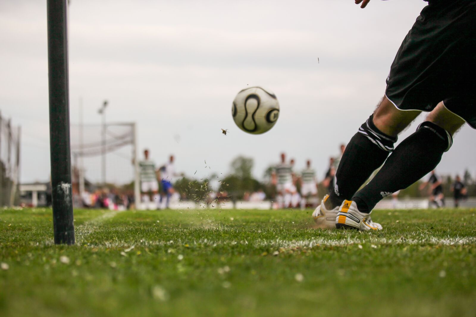 Canon EOS 5D Mark II + Canon EF 70-200mm F4L IS USM sample photo. Football, ball, sport photography