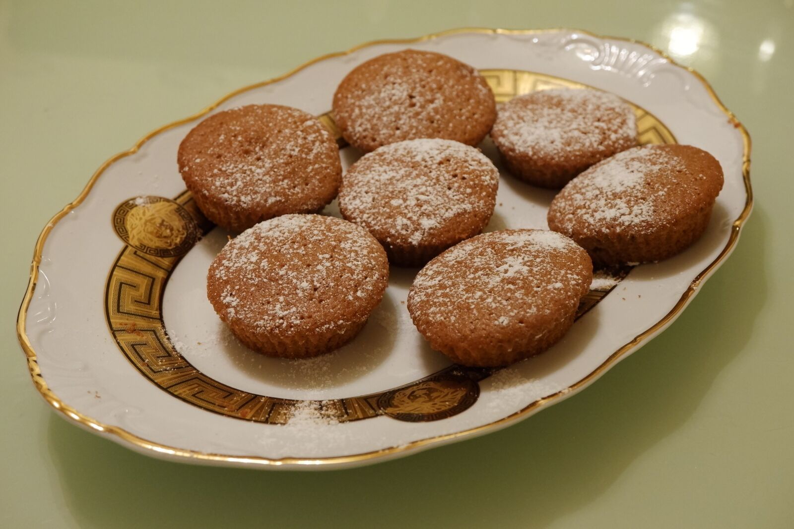 Fujifilm XC 15-45mm F3.5-5.6 OIS PZ sample photo. Cupcake, cupcakes, dessert photography