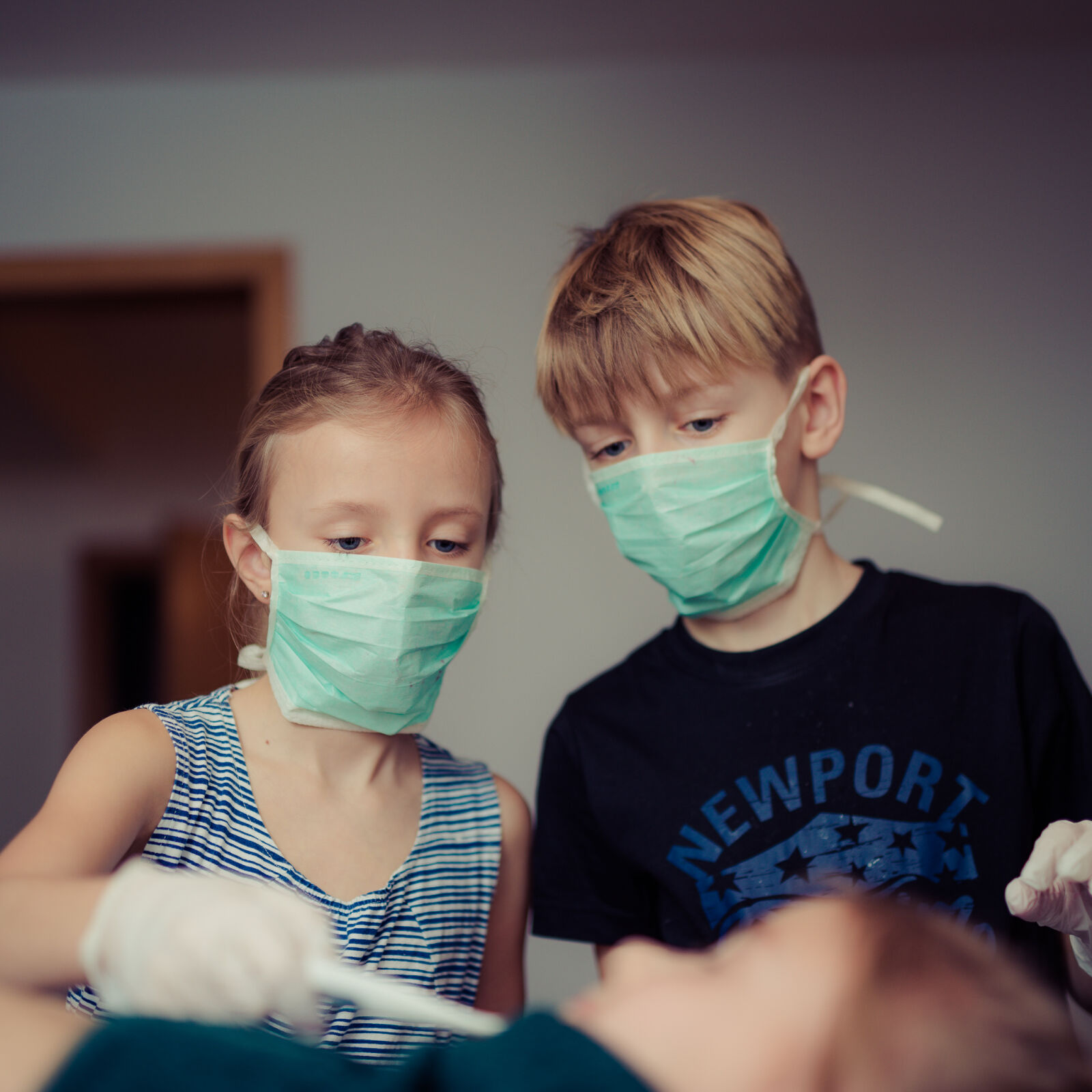 Nikon D810 + Sigma 50mm F1.4 DG HSM Art sample photo. Two, children, wearing, surgical photography
