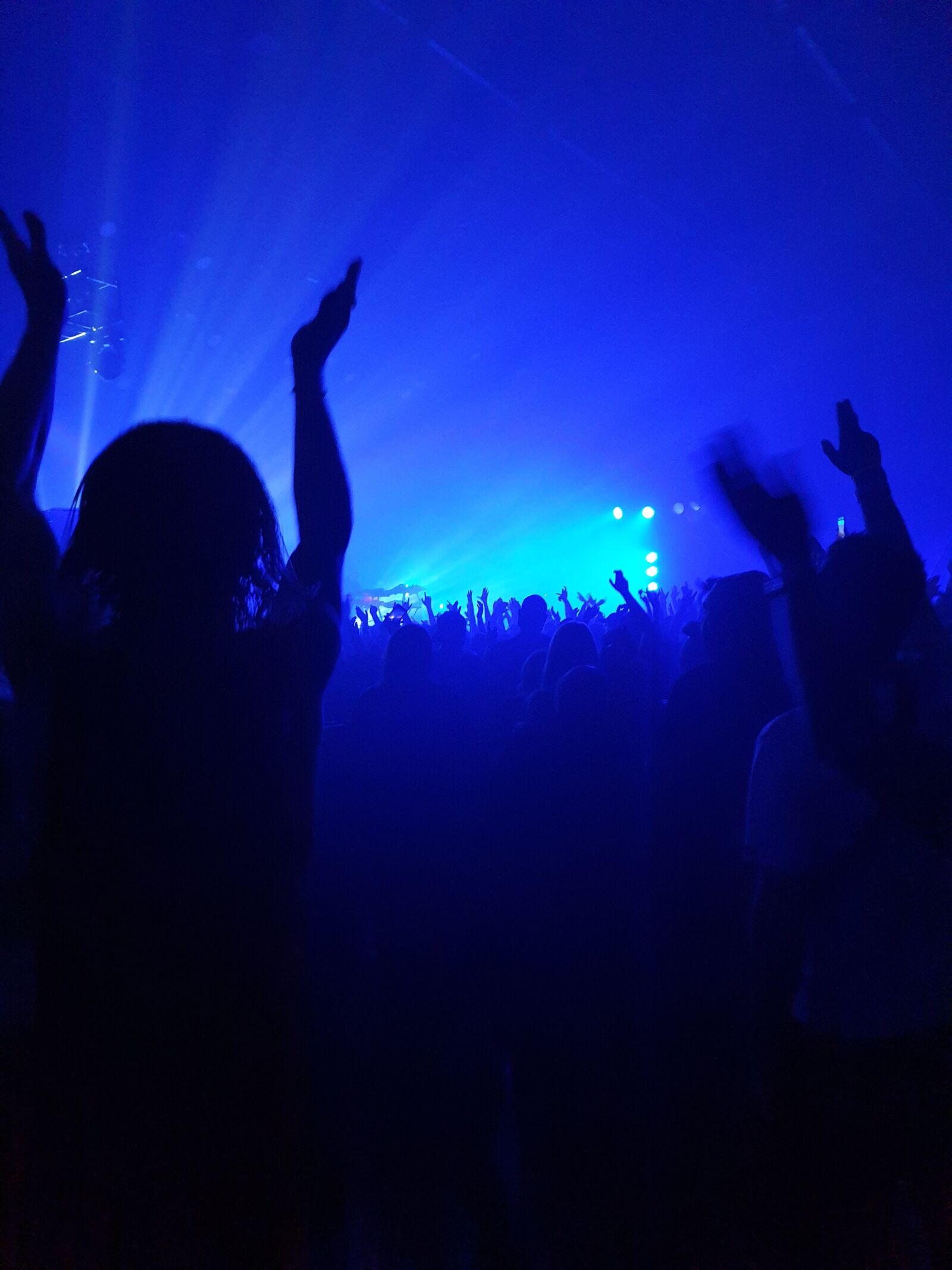 Samsung Galaxy Note9 sample photo. Concert, lights, smoke machine photography