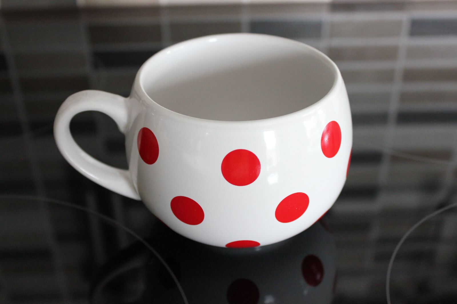 Canon EOS 550D (EOS Rebel T2i / EOS Kiss X4) sample photo. A cup of, ceramics photography