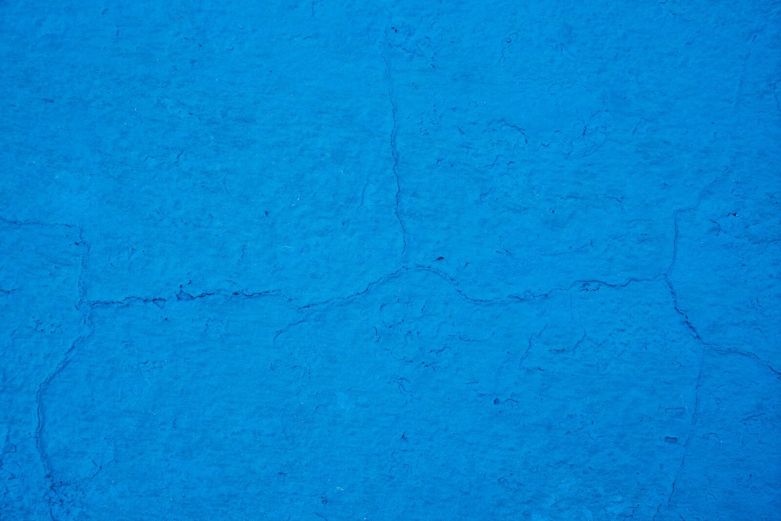 Sony Vario Tessar T* FE 24-70mm F4 ZA OSS sample photo. Blue, wall, old photography