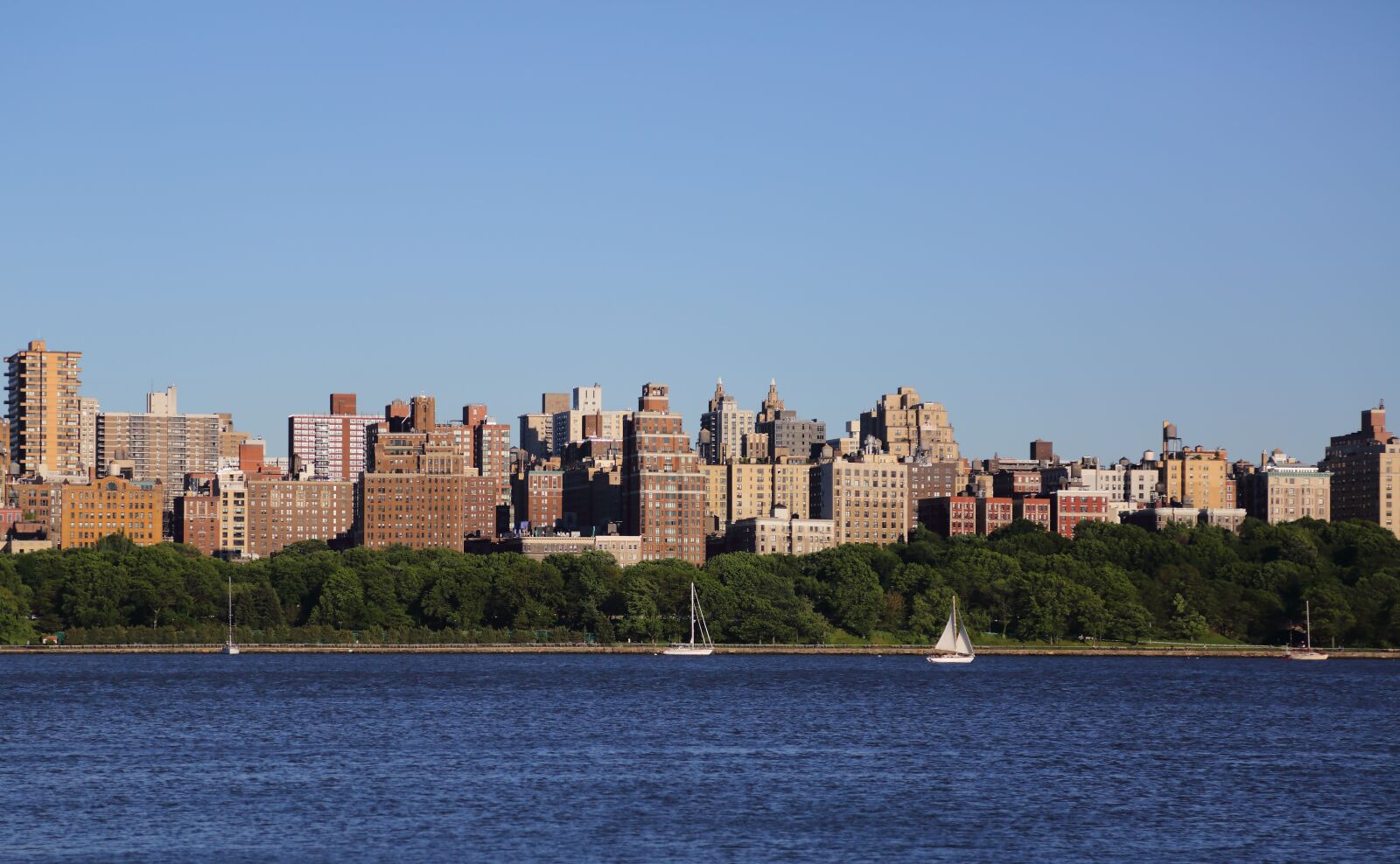 Canon EF 24-105mm F4L IS USM sample photo. Skyline, city, building photography