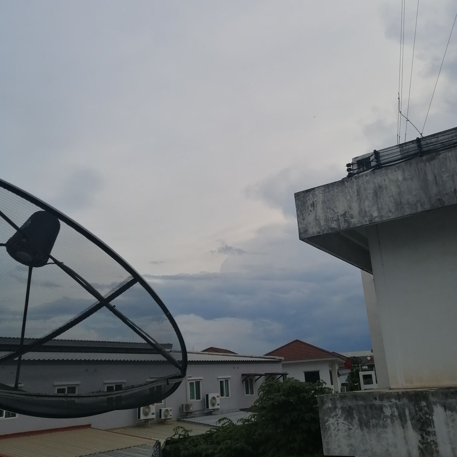 HUAWEI P30 LITE sample photo. Sky, rooftop, cloud photography