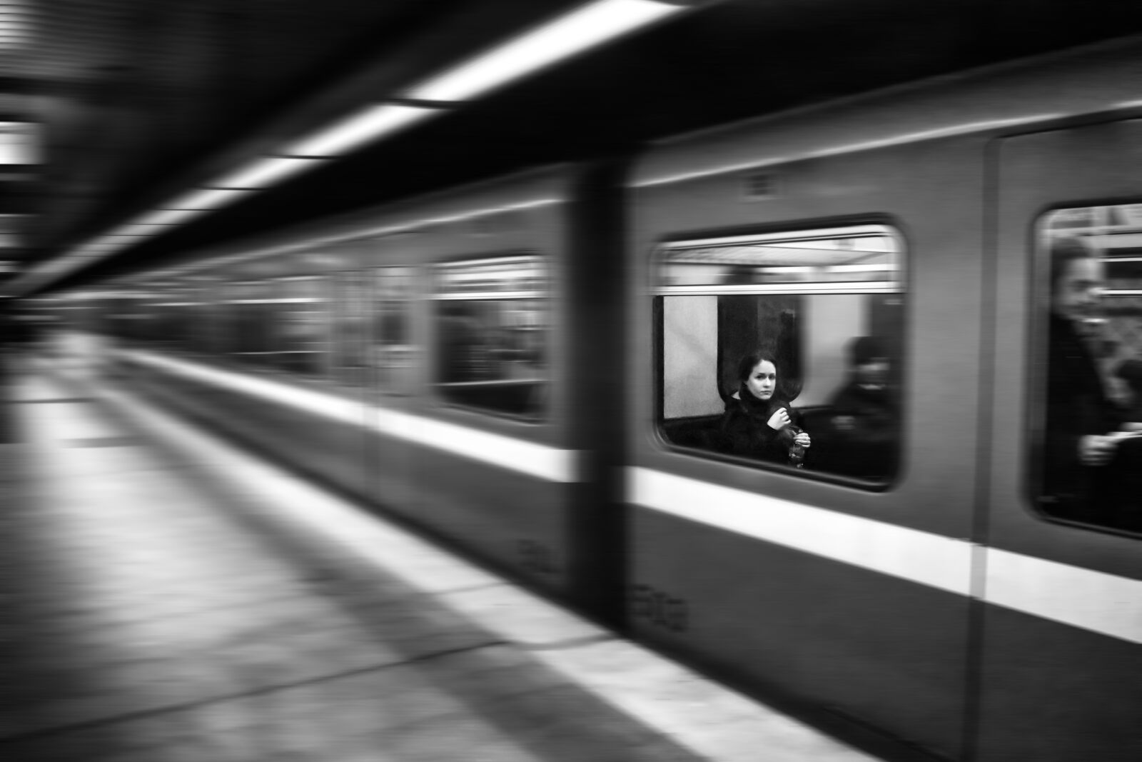 Nikon D3400 sample photo. Train, metro, speed photography