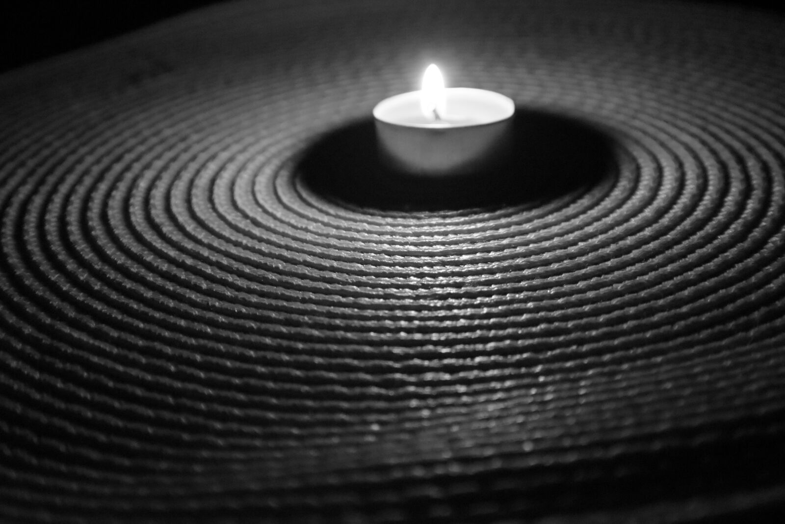 Nikon D5600 sample photo. Candles, light, dark photography