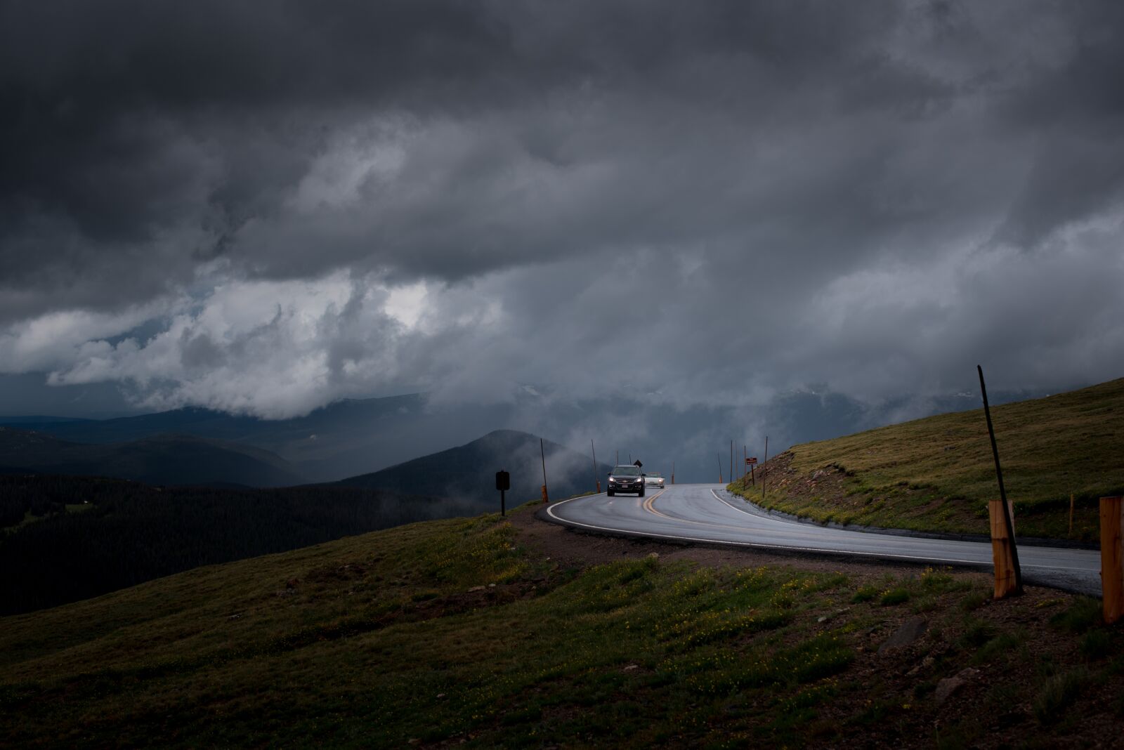 Nikon D750 sample photo. Cars, clouds, foggy photography