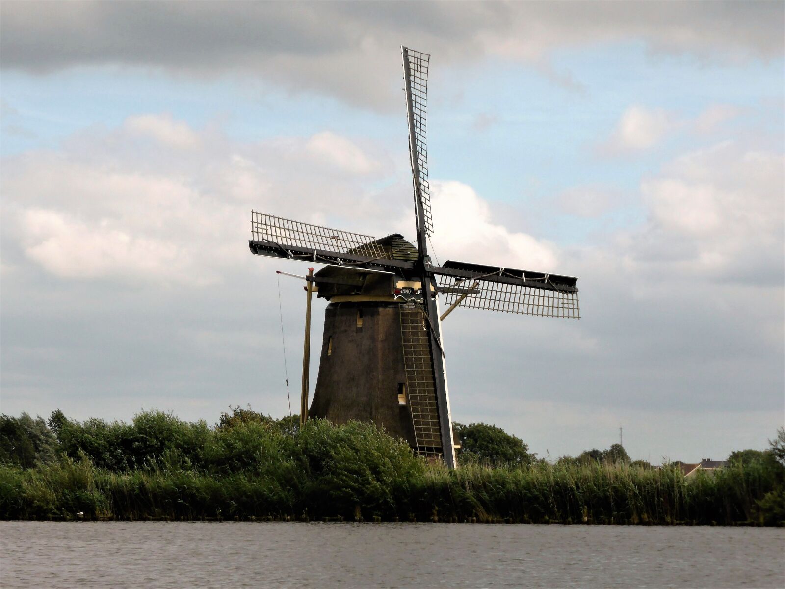 Panasonic Lumix DMC-ZS30 (Lumix DMC-TZ40) sample photo. Mill, netherlands, mill blades photography