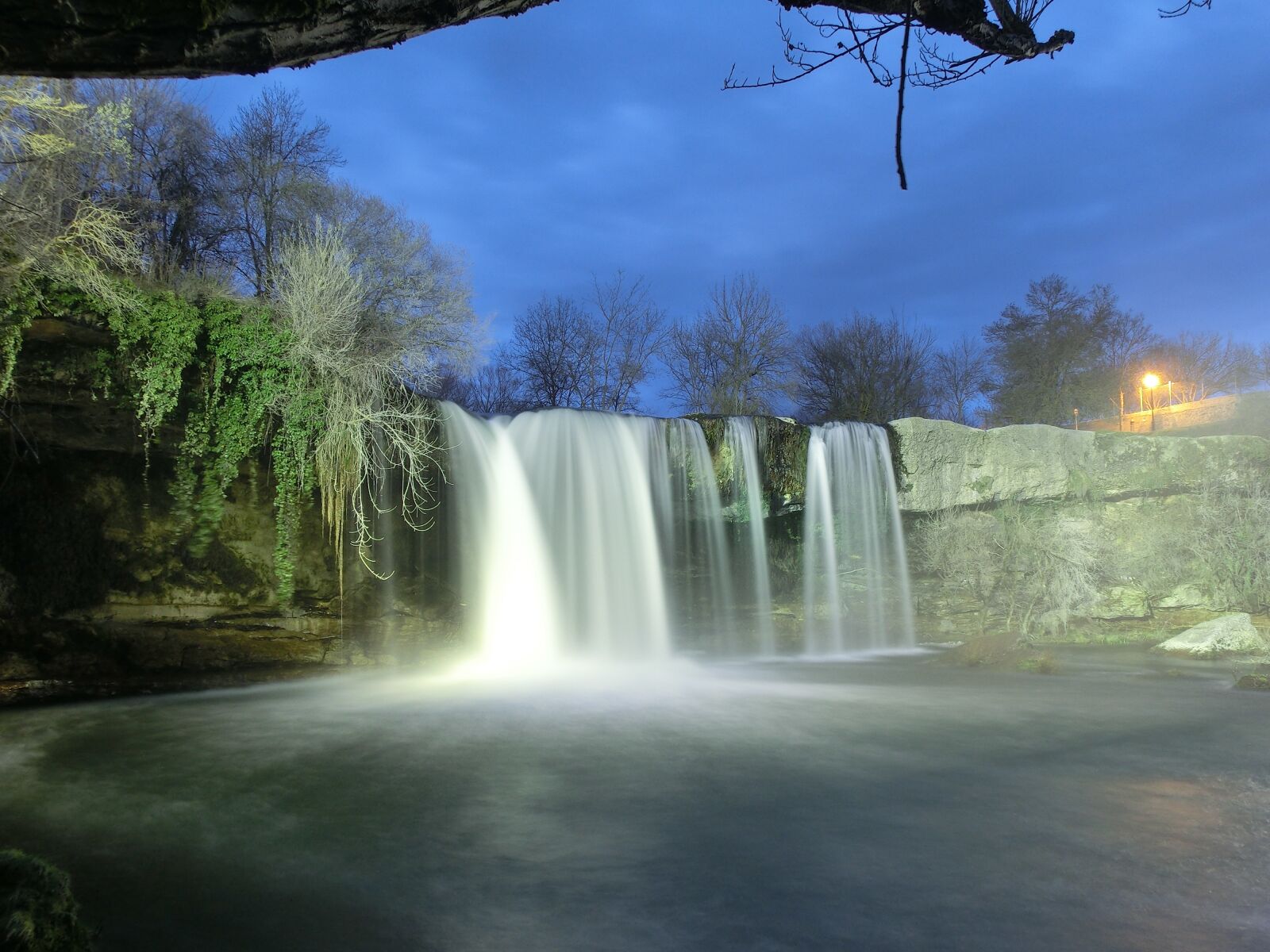 CASIO EX-ZR100 sample photo. Spain, burgos, cascada photography