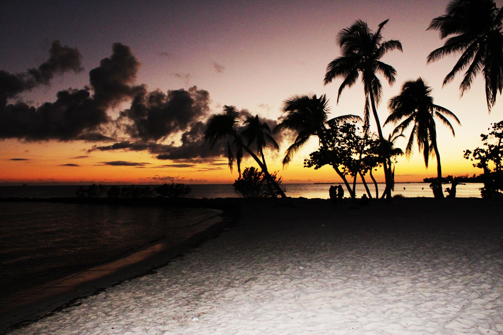 Canon EOS 1200D (EOS Rebel T5 / EOS Kiss X70 / EOS Hi) sample photo. Sunset, palmas, beach photography