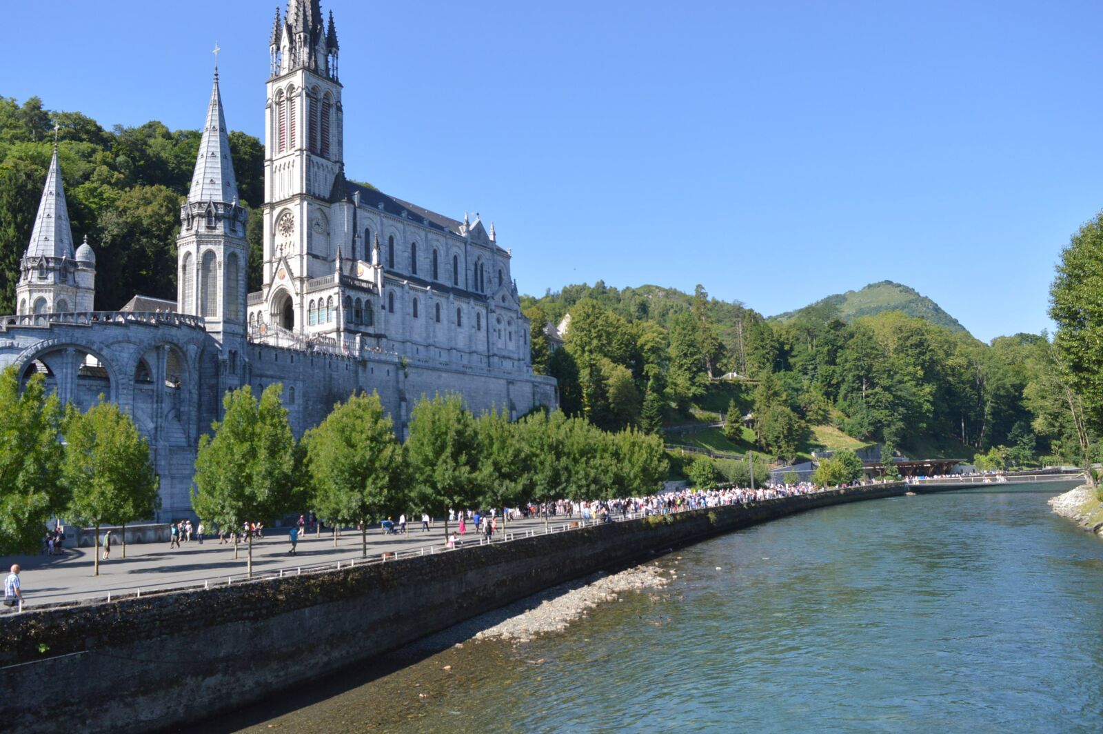Nikon D3200 sample photo. Sanctuaire marial, lourdes, france photography