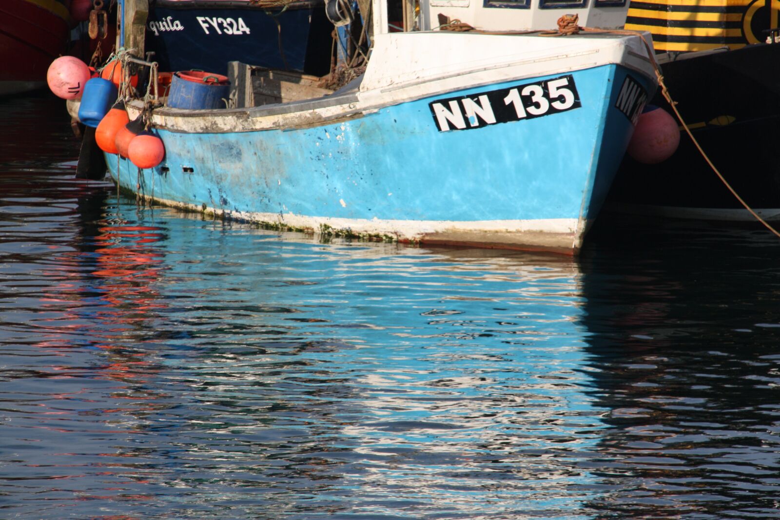 Canon EOS 450D (EOS Rebel XSi / EOS Kiss X2) sample photo. Boat, reflection, hull photography