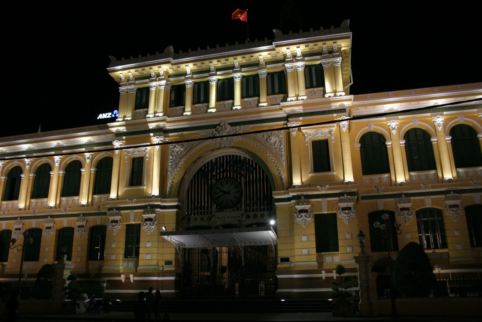 Canon EOS 350D (EOS Digital Rebel XT / EOS Kiss Digital N) sample photo. Main post office, saigon photography