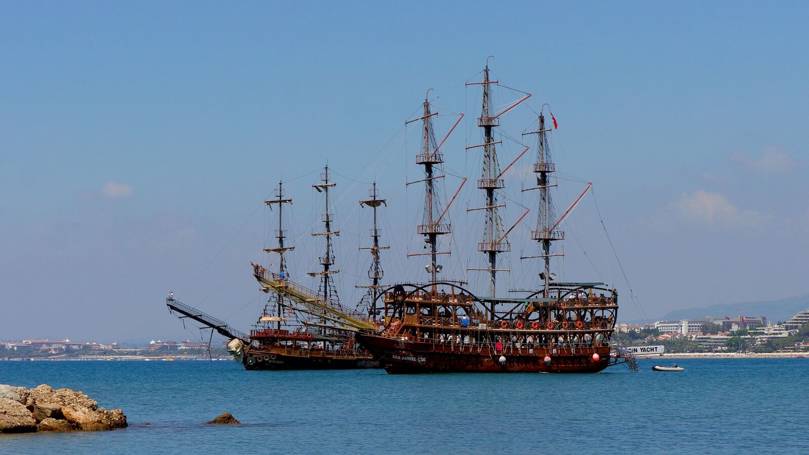 Sony Alpha NEX-5N sample photo. Ship, sailboat, bay photography