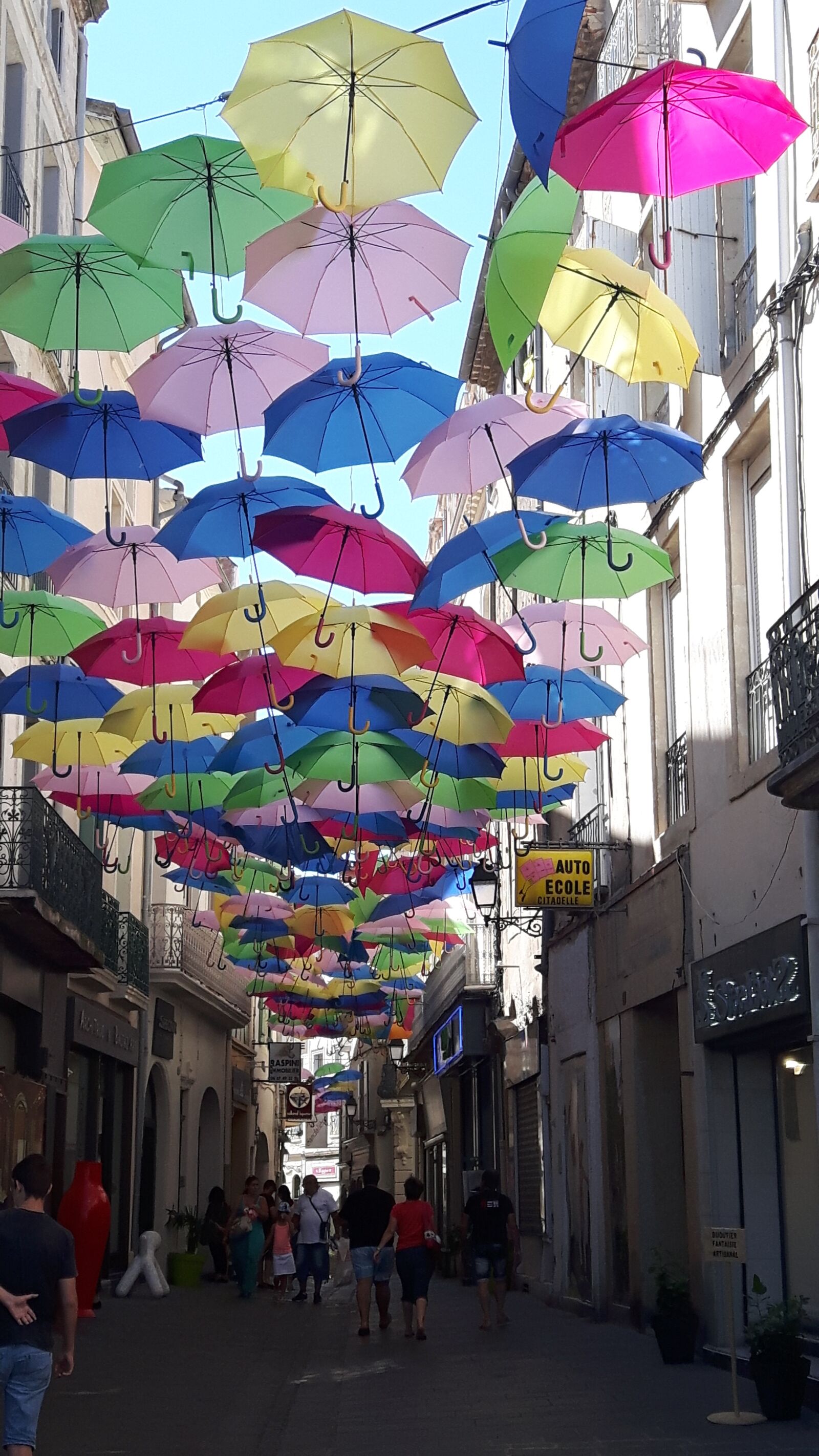 Samsung Galaxy S5 Neo sample photo. Bordeaux, parasol, shops photography